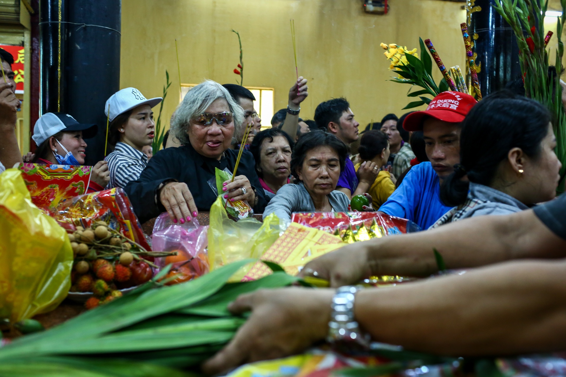 chen chan nghet tho vieng chua ba binh duong anh 8