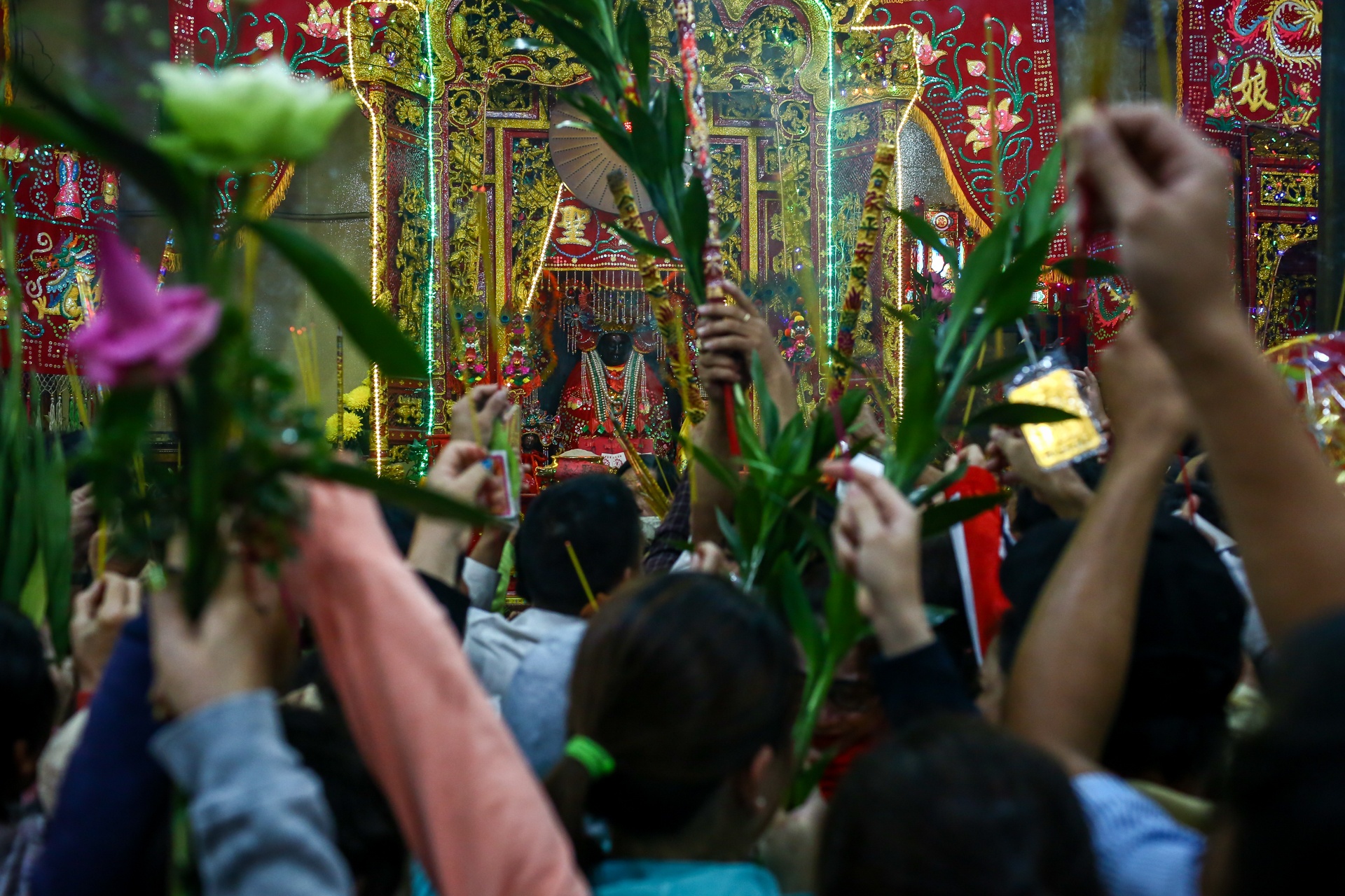 chen chan nghet tho vieng chua ba binh duong anh 18