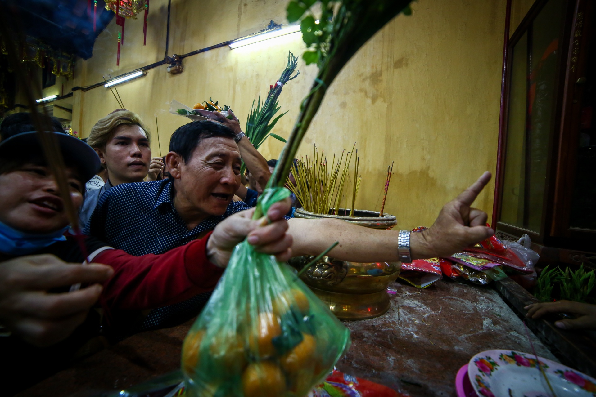 chen chan nghet tho vieng chua ba binh duong anh 14