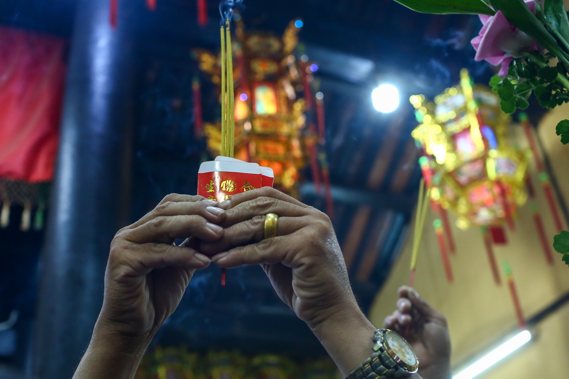 chen chan nghet tho vieng chua ba binh duong anh 17