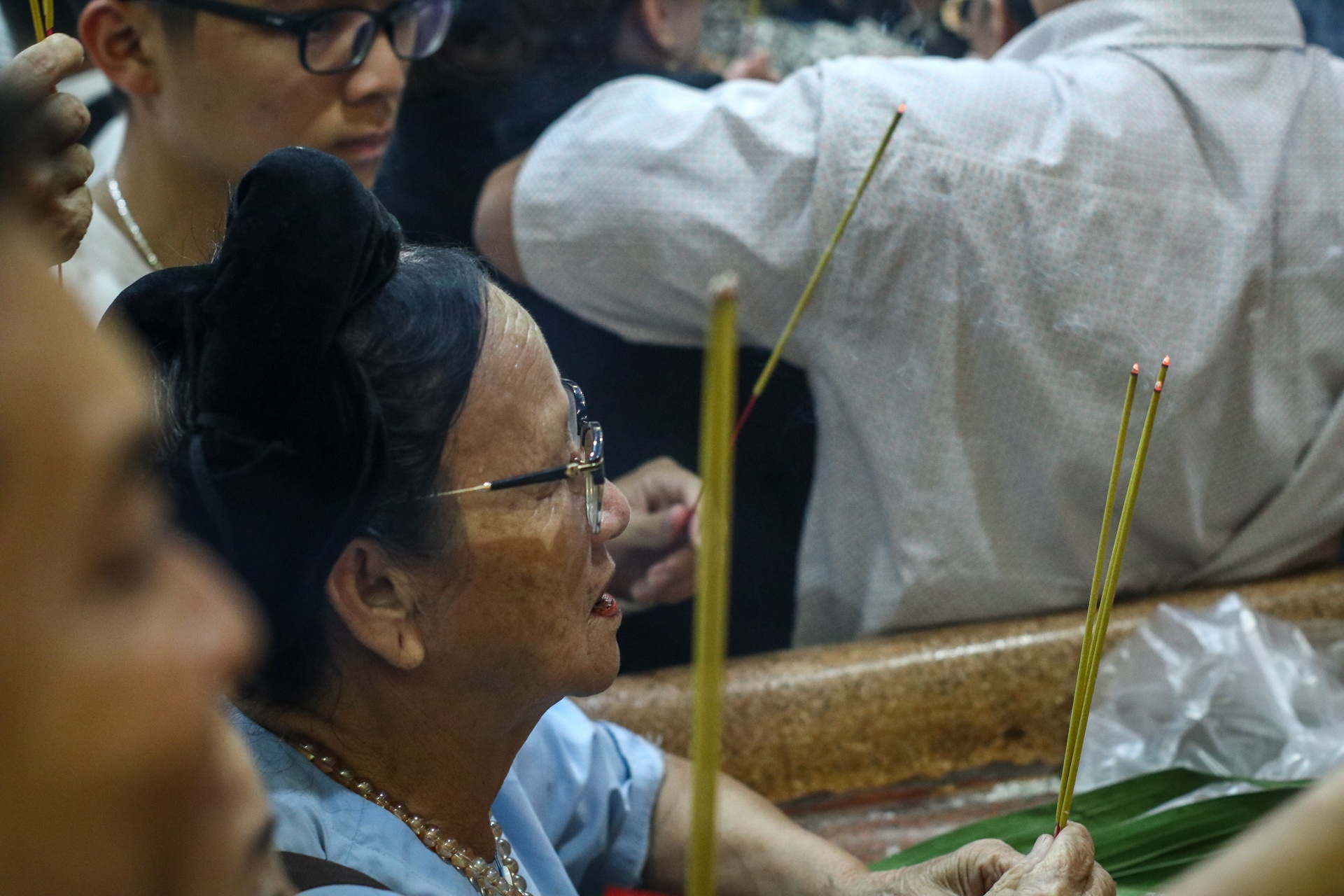 chen chan nghet tho vieng chua ba binh duong anh 7