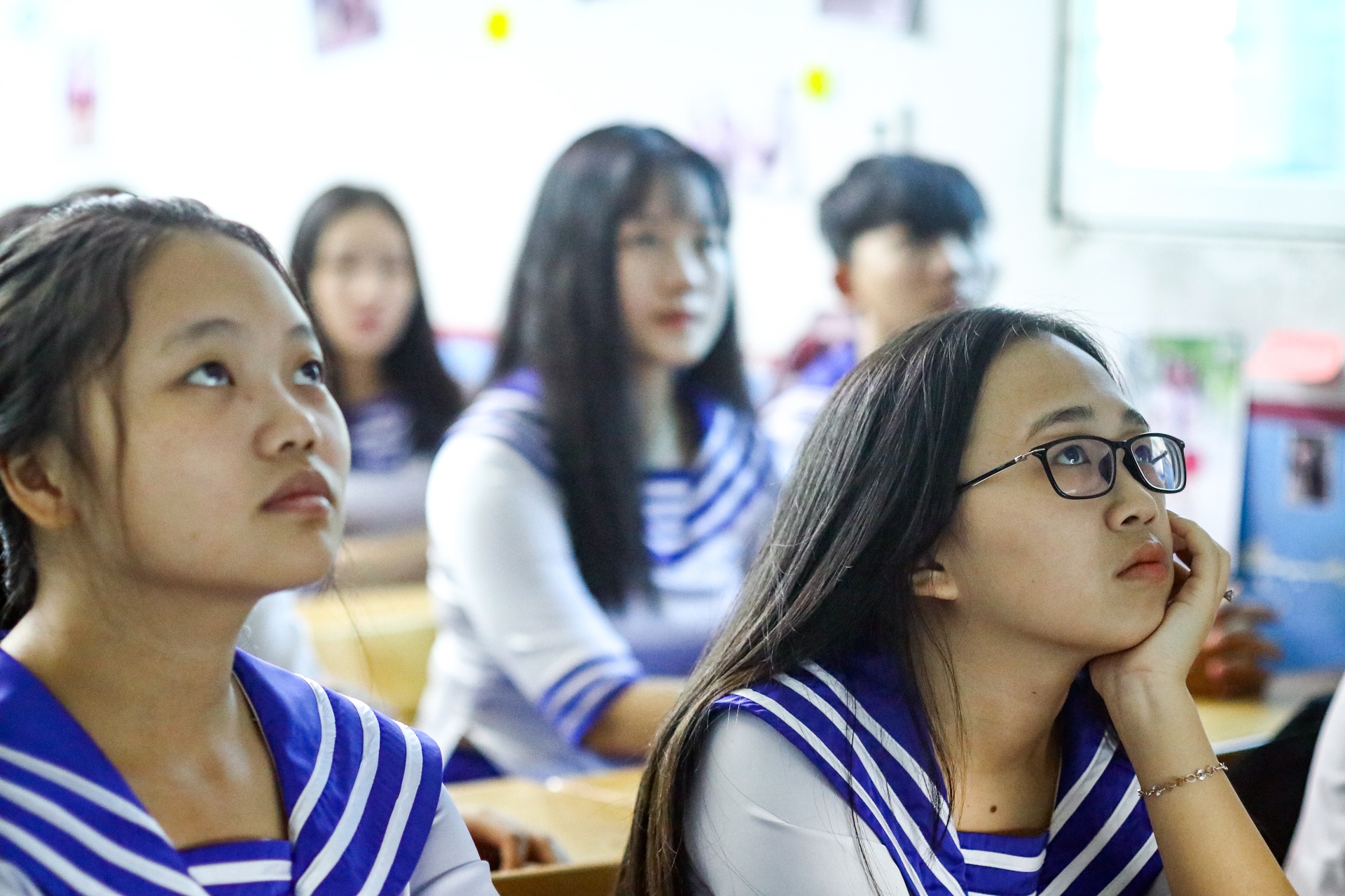 Hoc sinh Sai Gon tuong niem su kien Gac Ma hinh anh