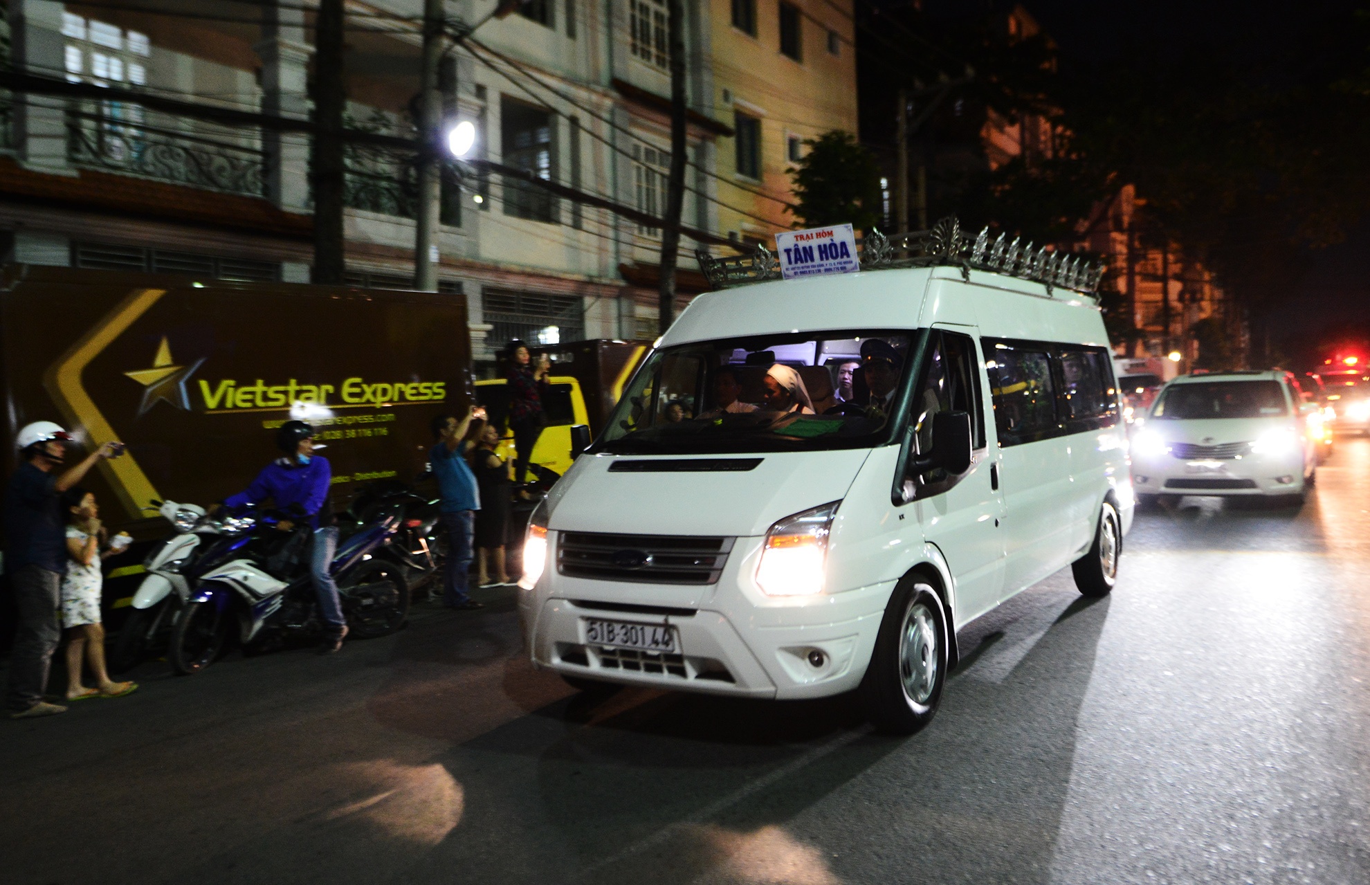 thi hai duc tong giam muc phaolo bui van doc ve den Sai Gon anh 1