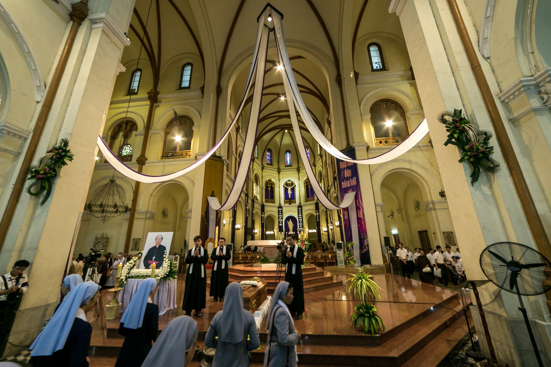 thanh le duc tong phaolo luc rang sang tai nha tho duc ba anh 14