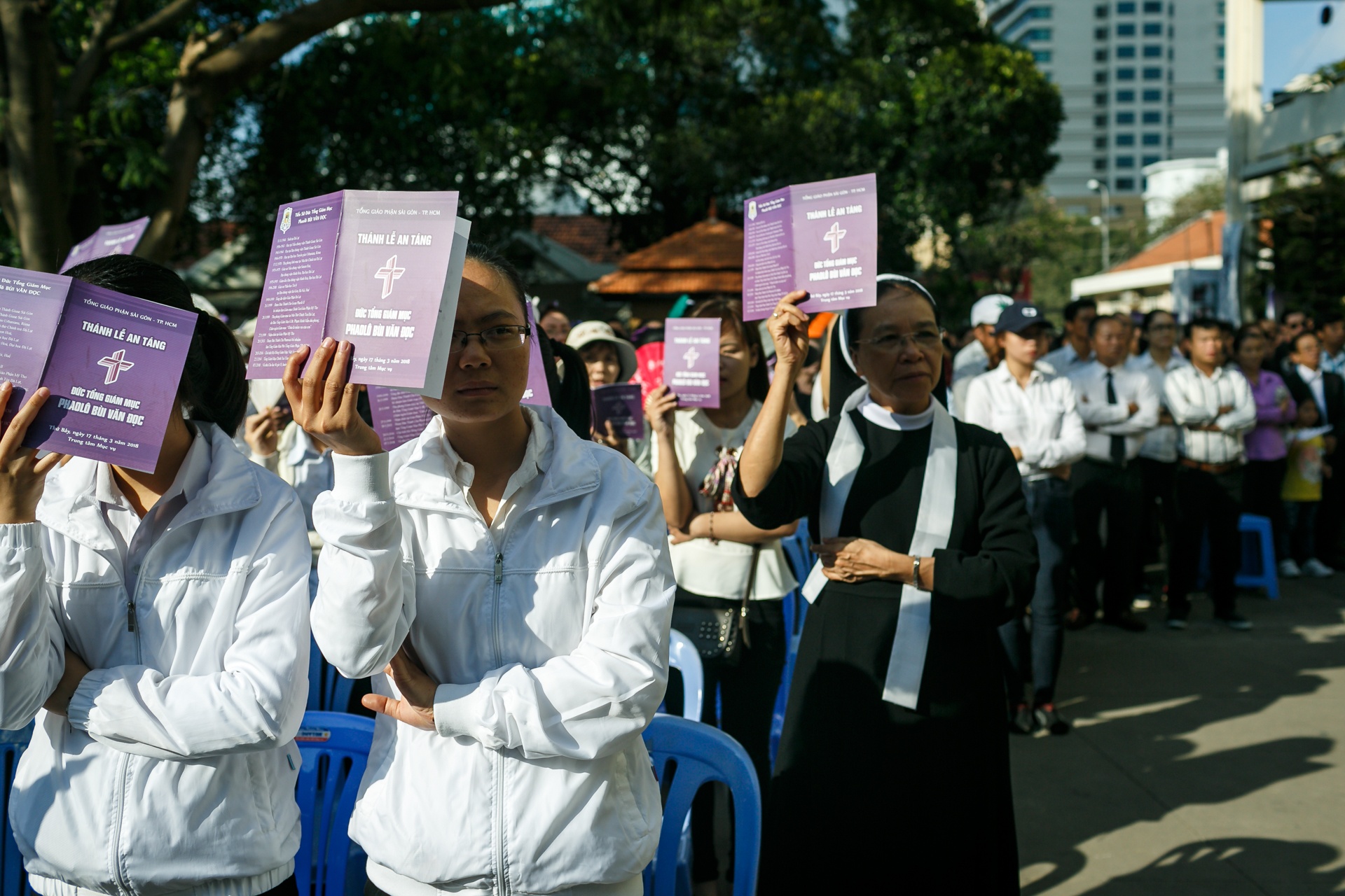 hang nghin nguoi doi nang tien dua co Tong giam muc ve noi an nghi cuoi cung anh 2