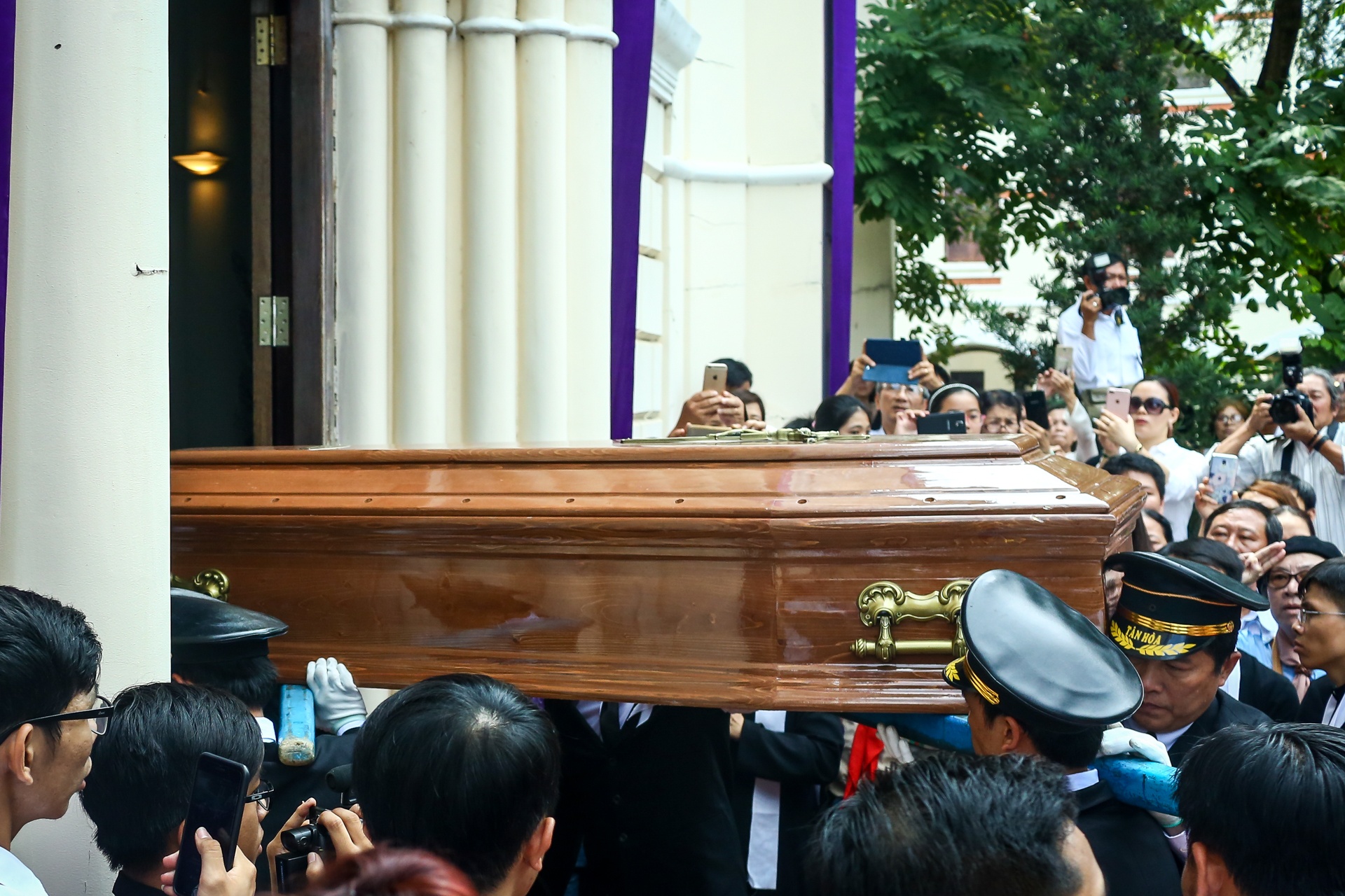 hang nghin nguoi doi nang tien dua co Tong giam muc ve noi an nghi cuoi cung anh 11