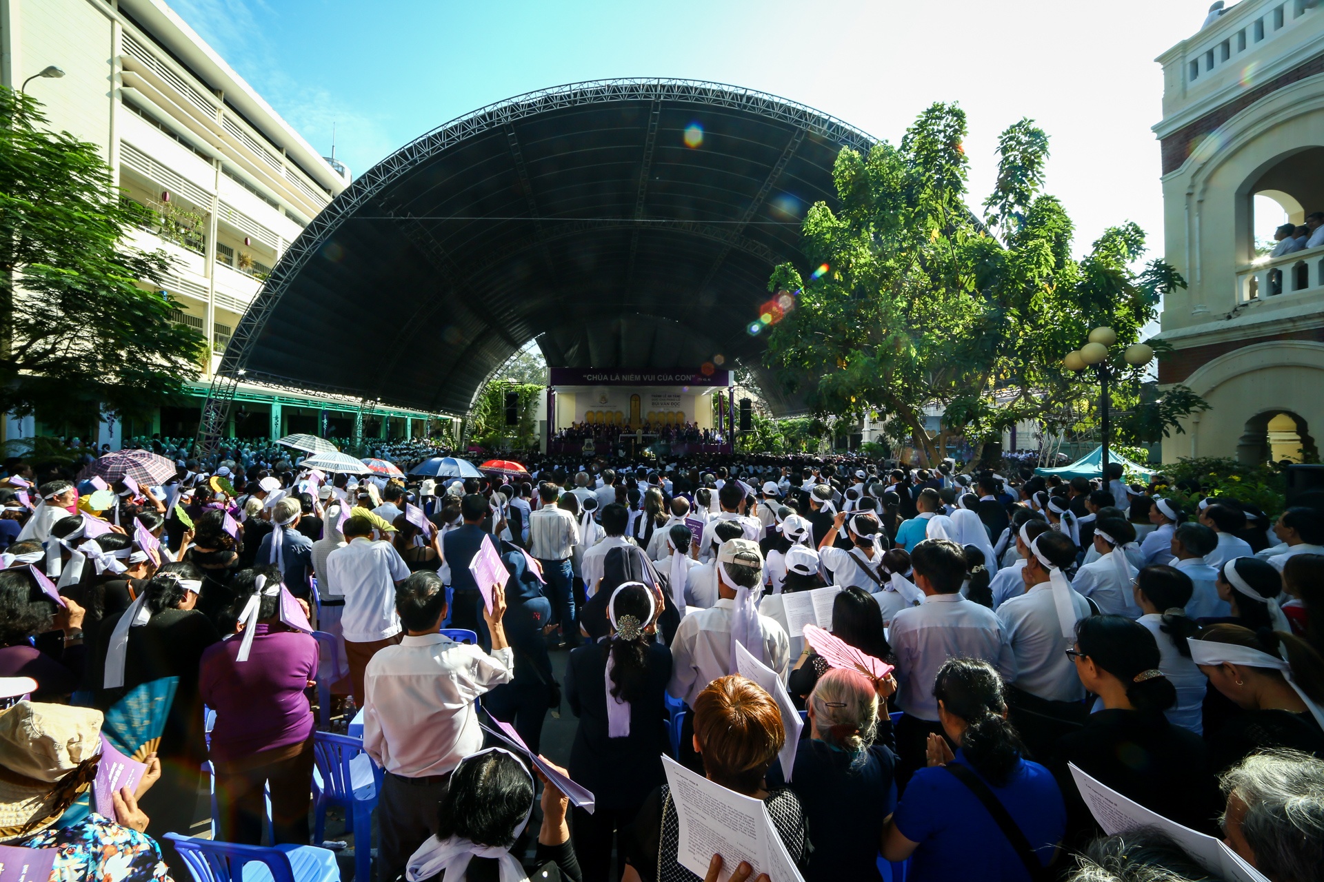 hang nghin nguoi doi nang tien dua co Tong giam muc ve noi an nghi cuoi cung anh 1