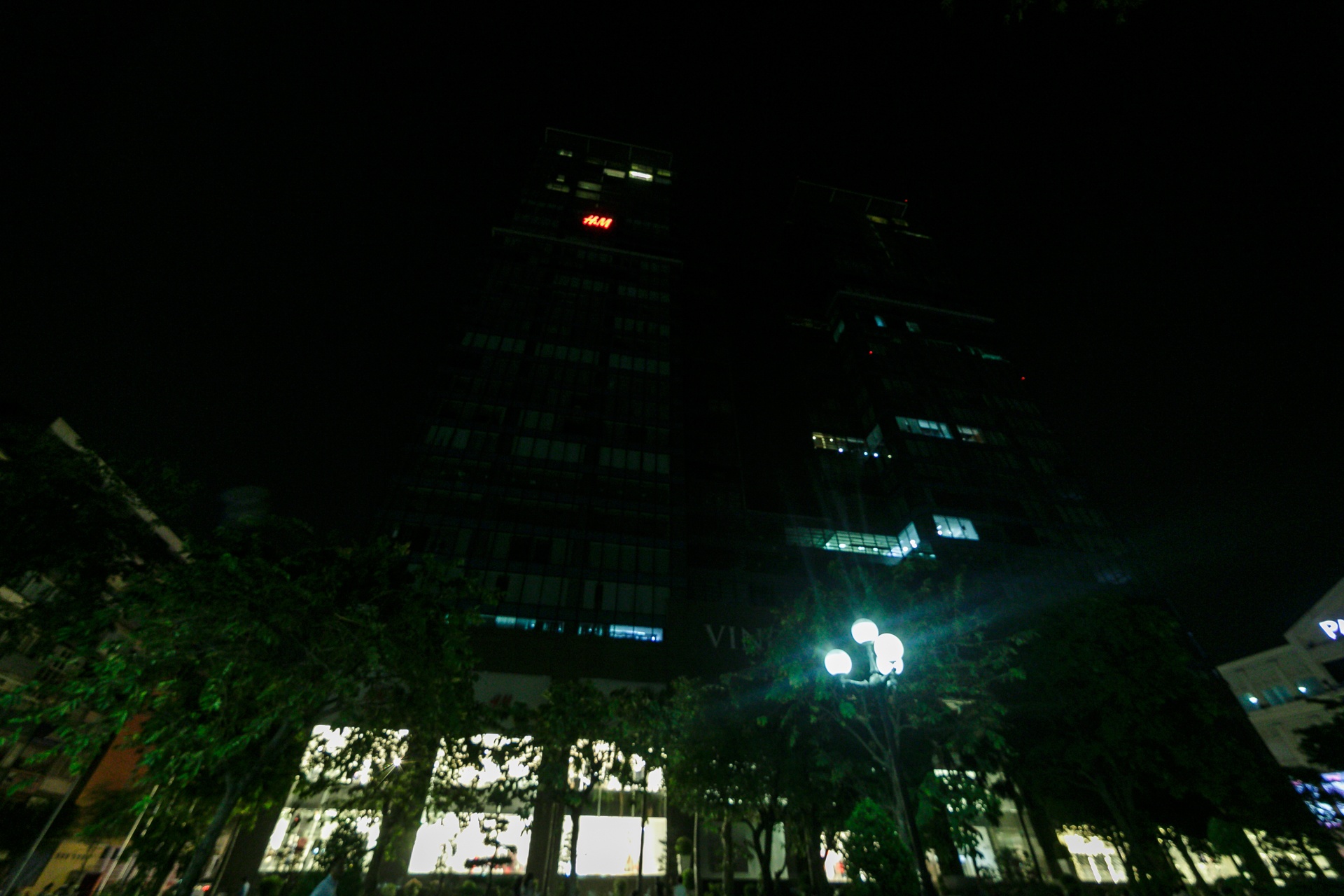 sai gon tat dien mot gio trong su kien gio trai dat anh 6