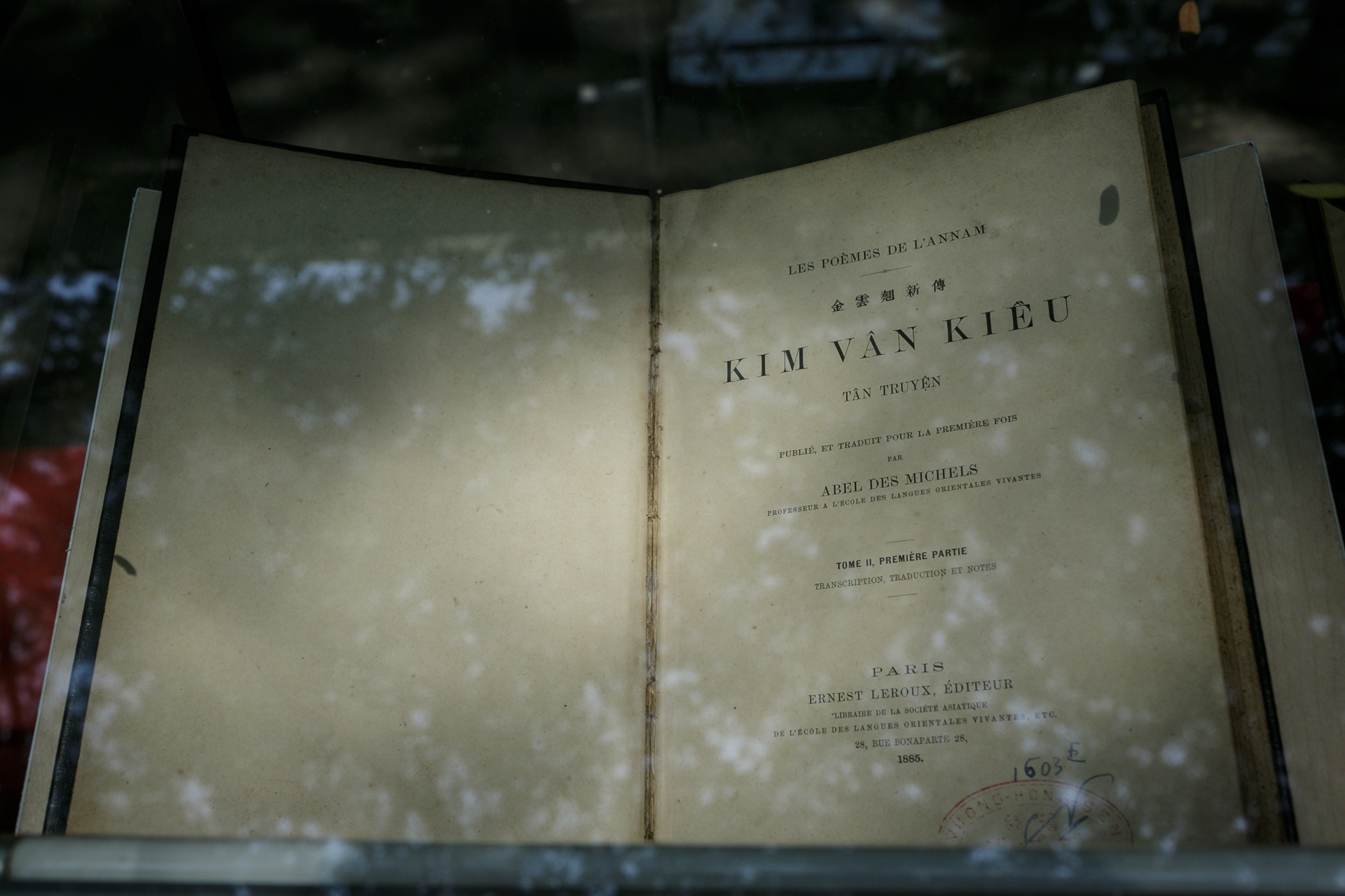 Sach xua, gom Thanh Le, quat Marelli o Duong sach TP.HCM hinh anh