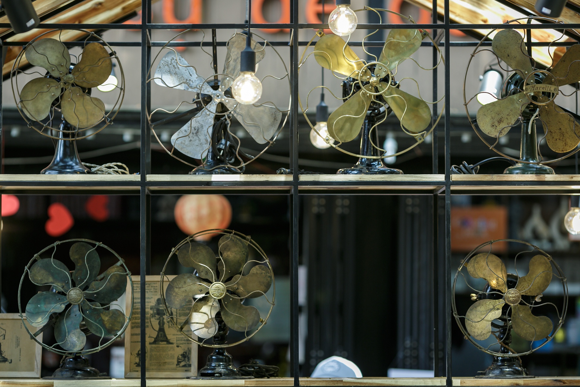 sach xua gom my thuat thanh le quat marelli tai trien lam o duong sach anh 5