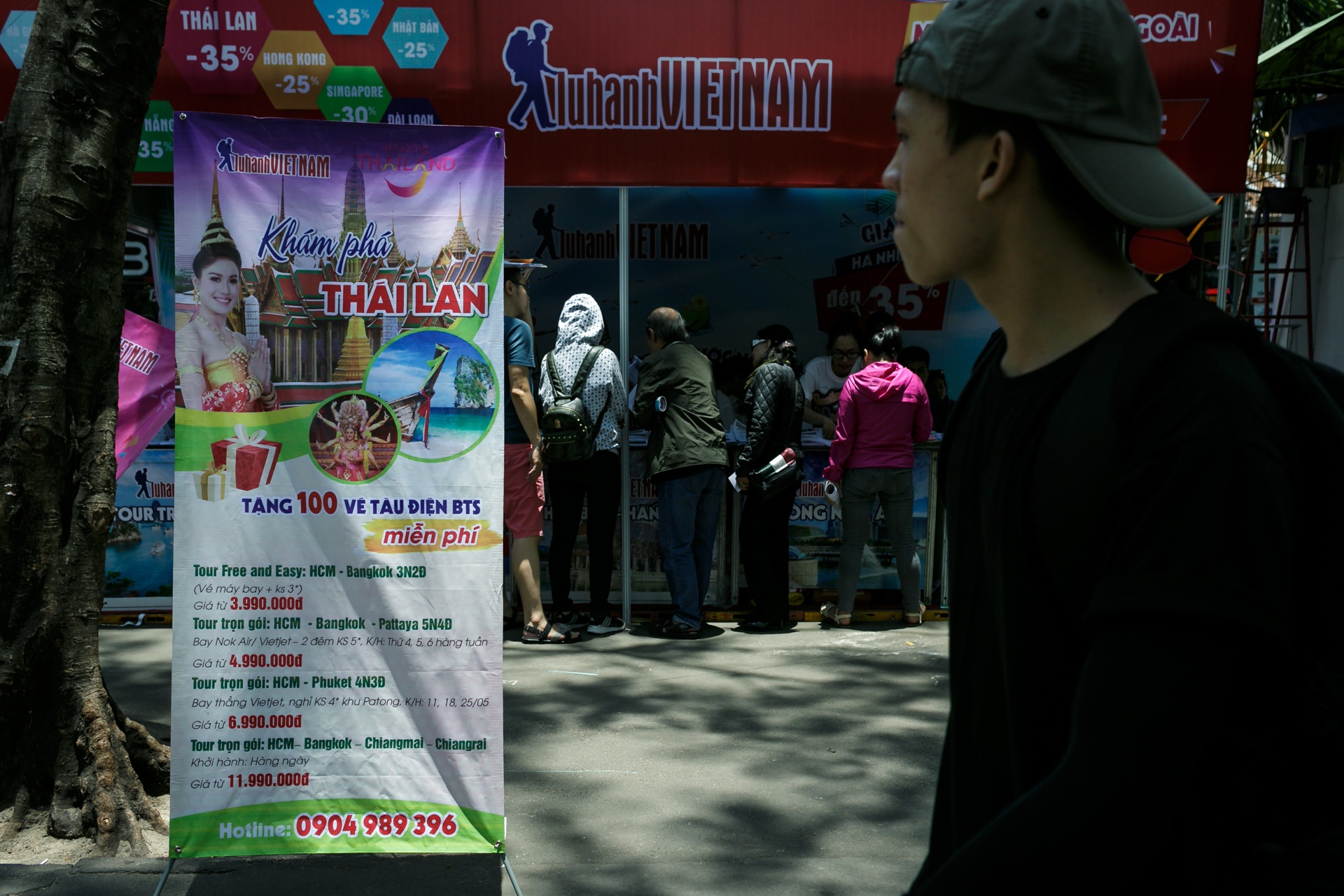 bat chap nang nong,  nhieu nguoi tich cuc san tour gia re tai ngay hoi du lich 2018 anh 10