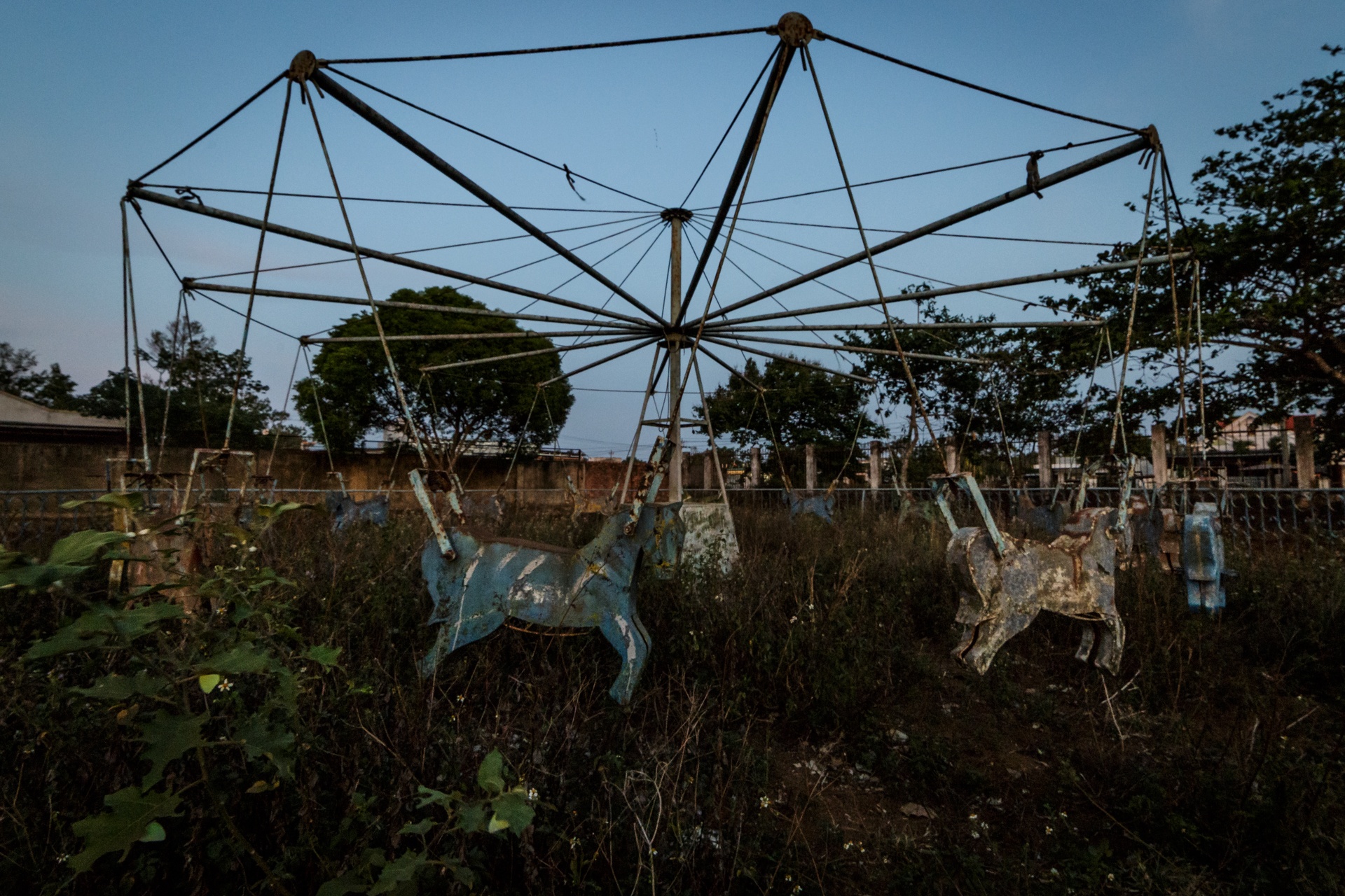 Cong vien Thang Loi bi bo hoang o Dak Lak hinh anh