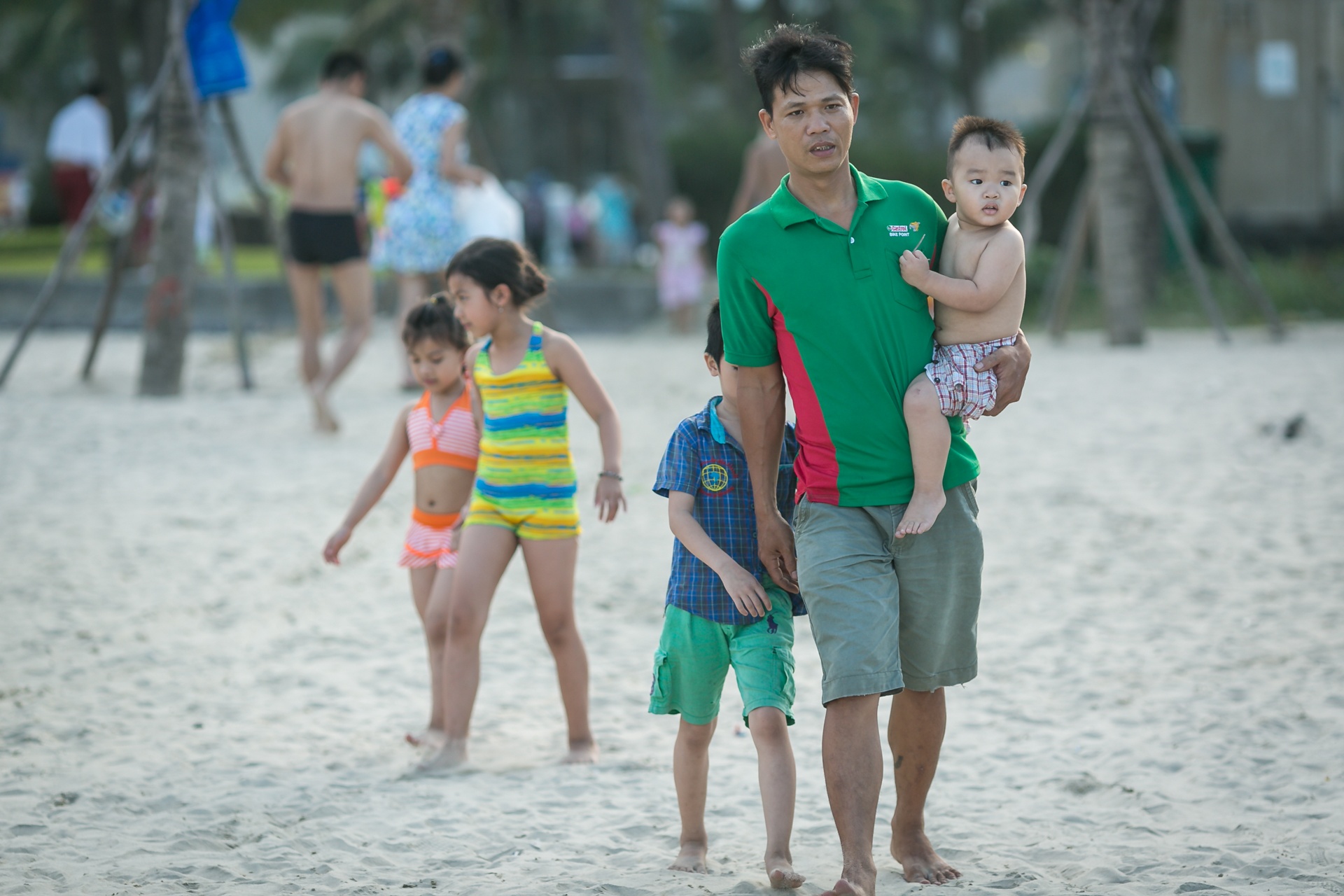 du khach dong nghit bien da nang trong ngay nghi le cuoi cung anh 4