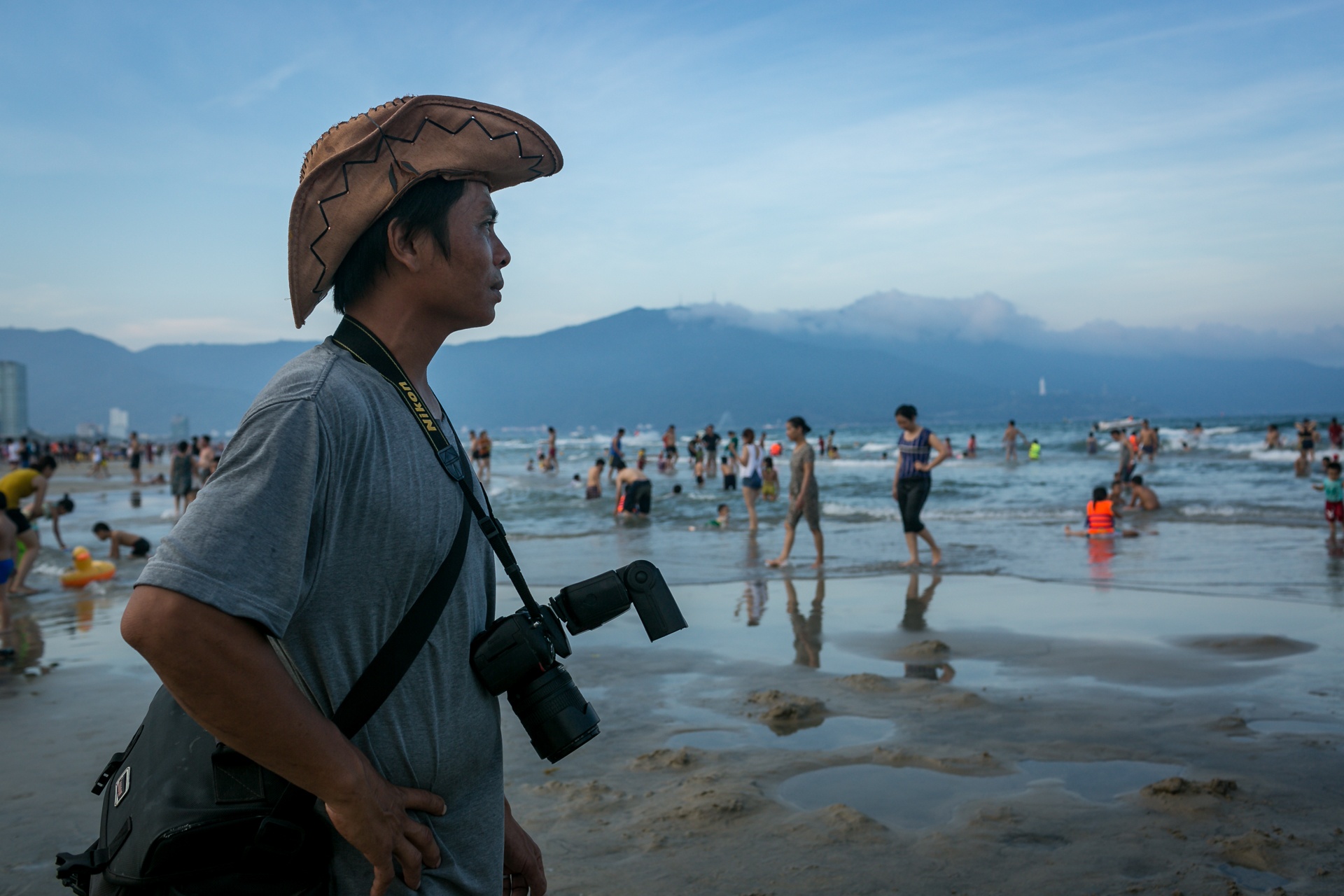 du khach dong nghit bien da nang trong ngay nghi le cuoi cung anh 11