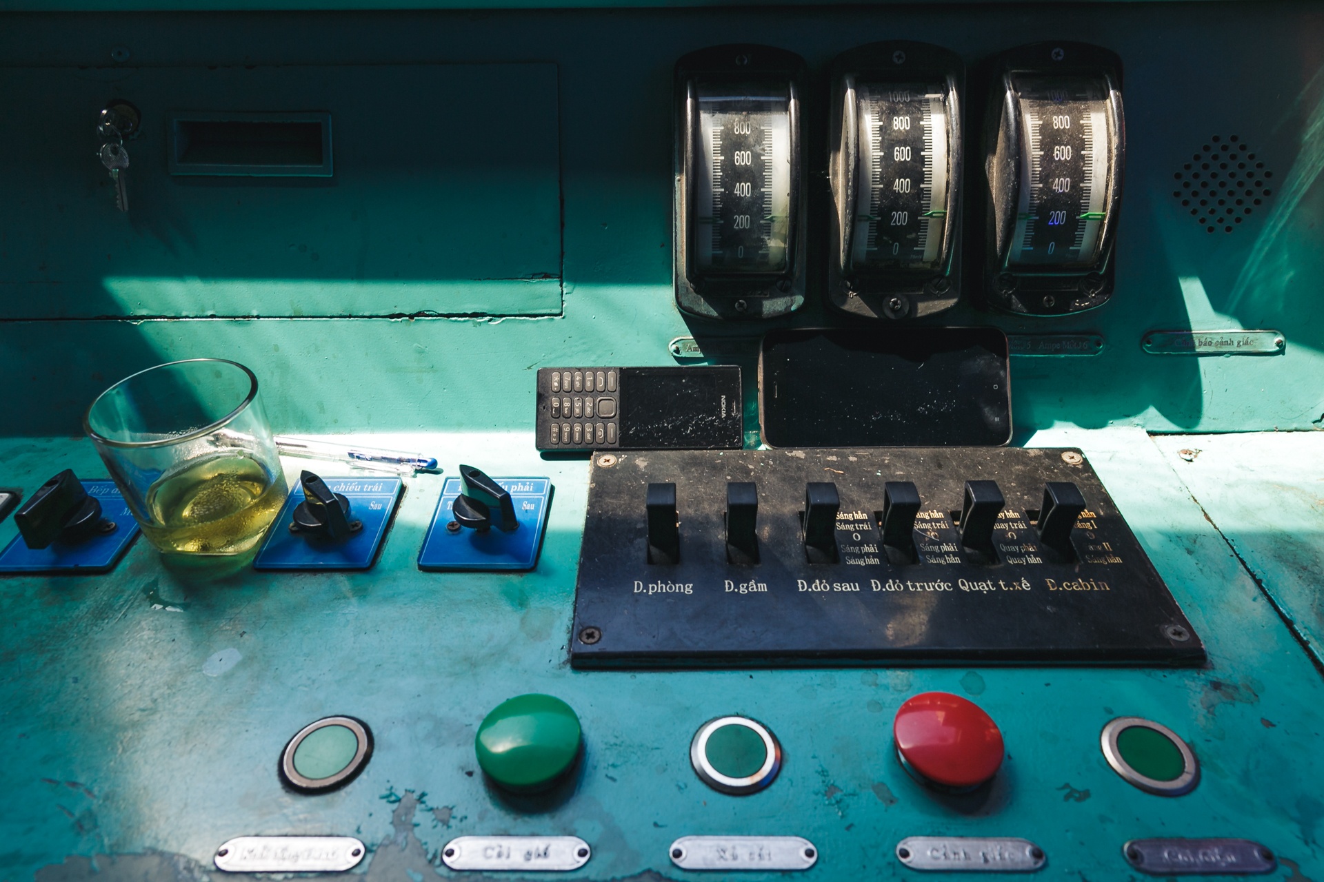 cuộc sống bên trong cabin đầu máy tàu hỏa ảnh 18 cuoc song ben trong cabin dau may tau hoa anh 18