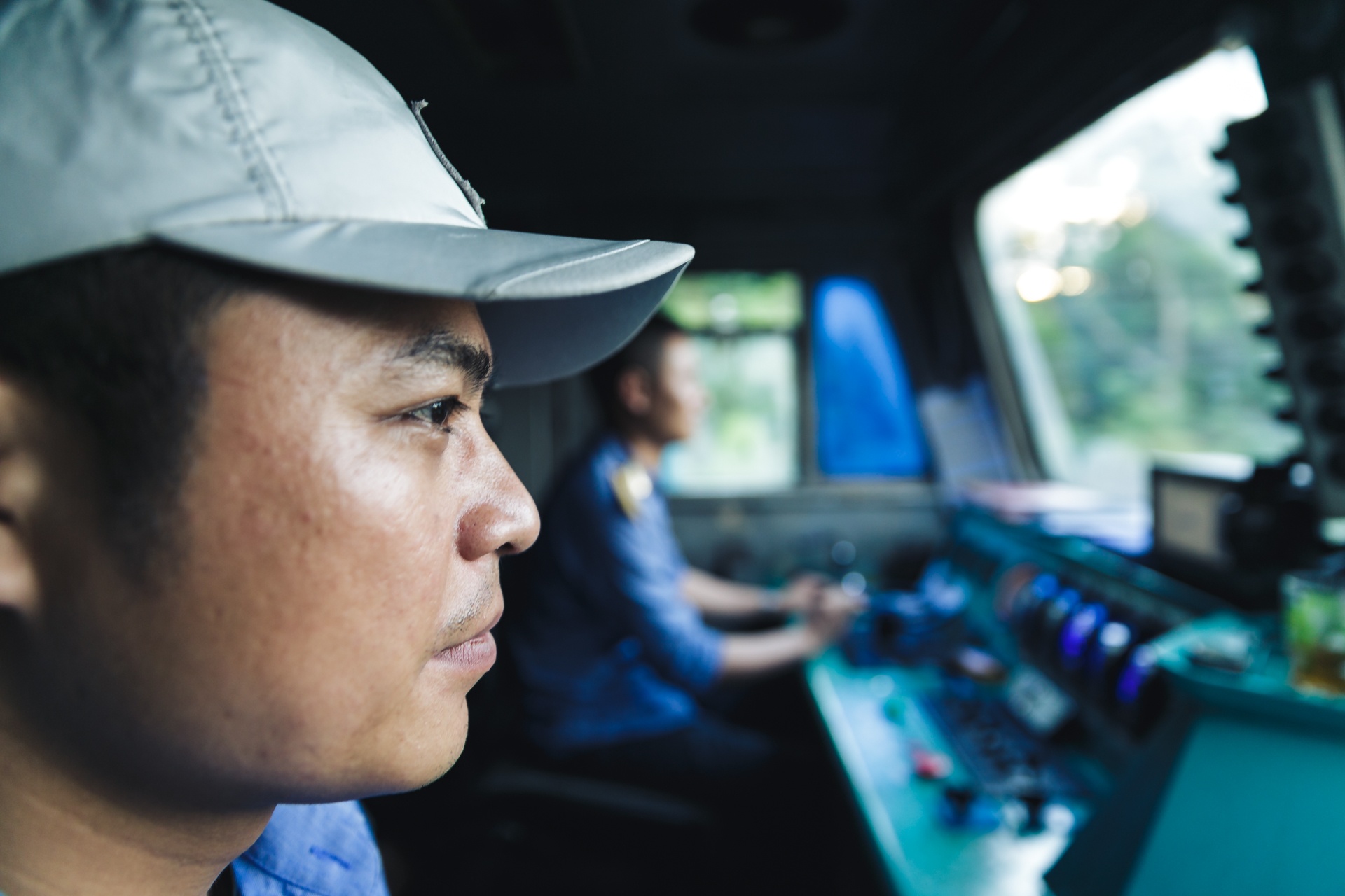 cuộc sống bên trong cabin đầu máy tàu hỏa ảnh 1 cuoc song ben trong cabin dau may tau hoa anh 1