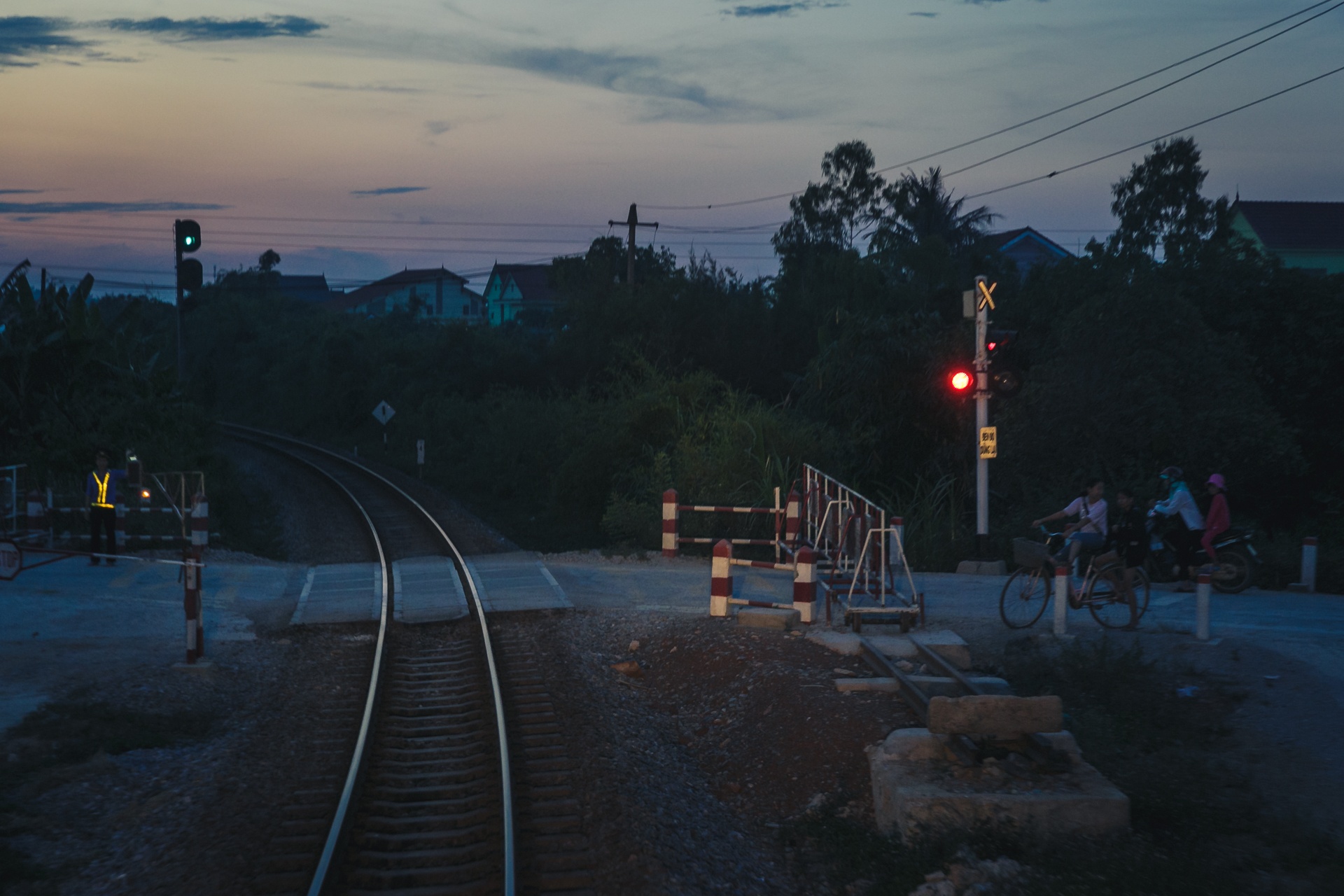 cuộc sống bên trong cabin đầu máy tàu hỏa ảnh 28 cuoc song ben trong cabin dau may tau hoa anh 28