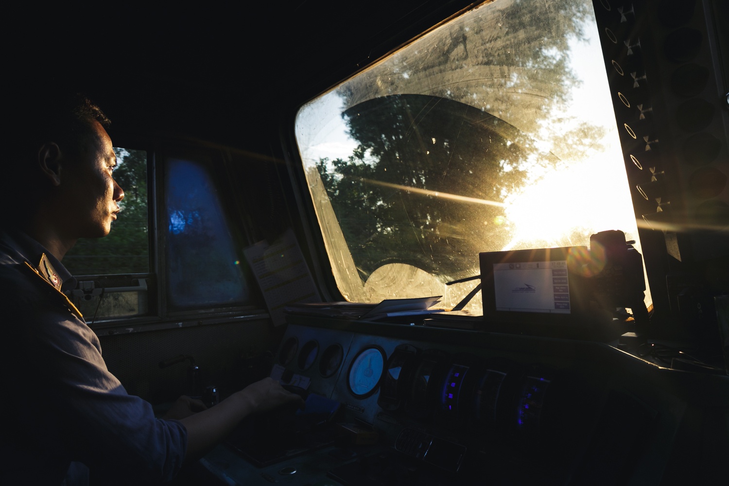 cuoc song ben trong cabin dau may tau hoa anh 33