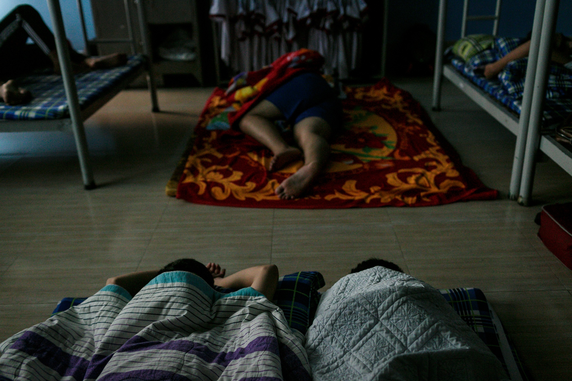 sĩ tử ráo riết ôn luyện cho kì thi THPT quốc gia ảnh 24 si tu rao riet on luyen cho ki thi THPT quoc gia anh 24