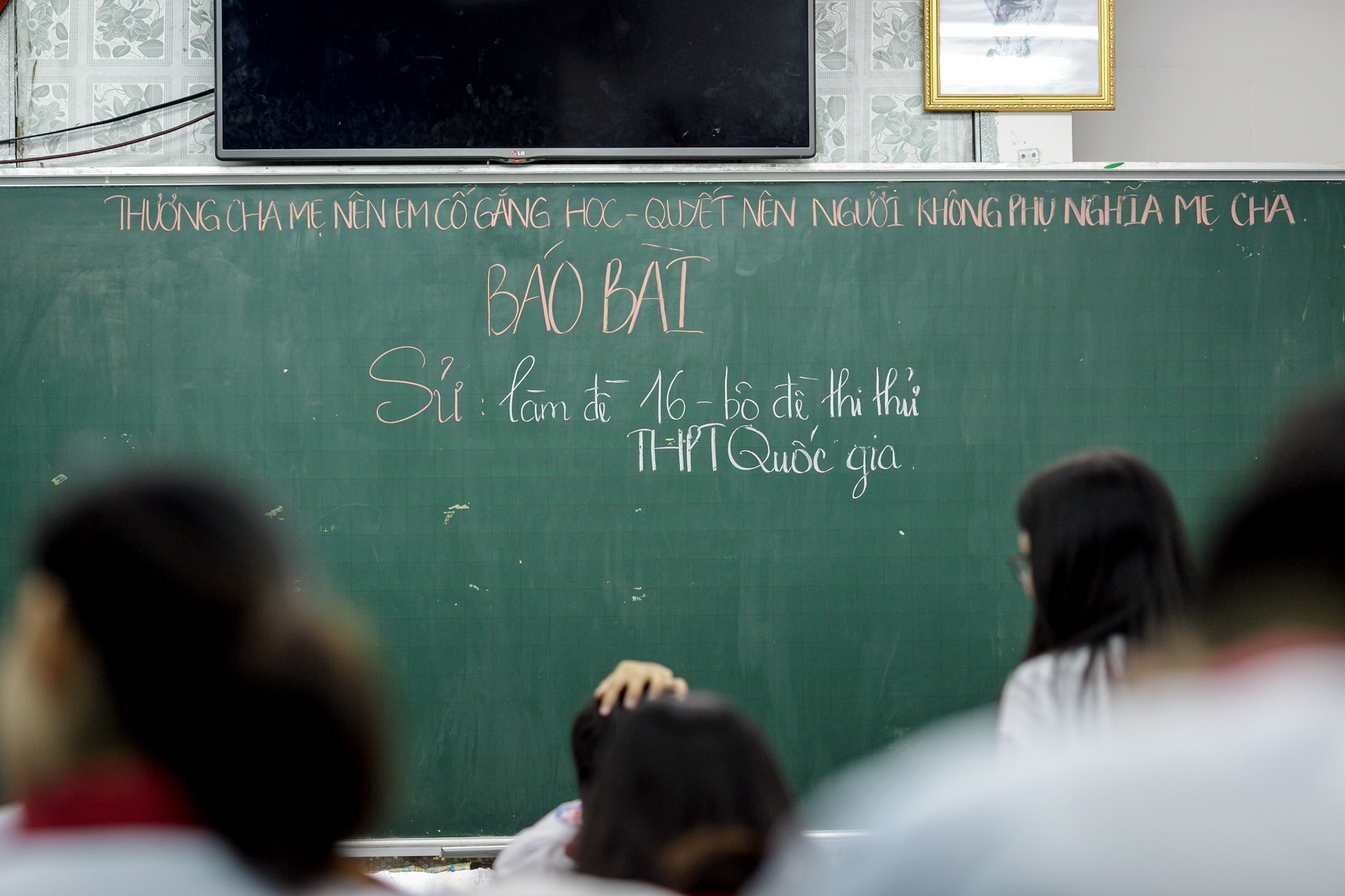 sĩ tử ráo riết ôn luyện cho kì thi THPT quốc gia ảnh 33 si tu rao riet on luyen cho ki thi THPT quoc gia anh 33