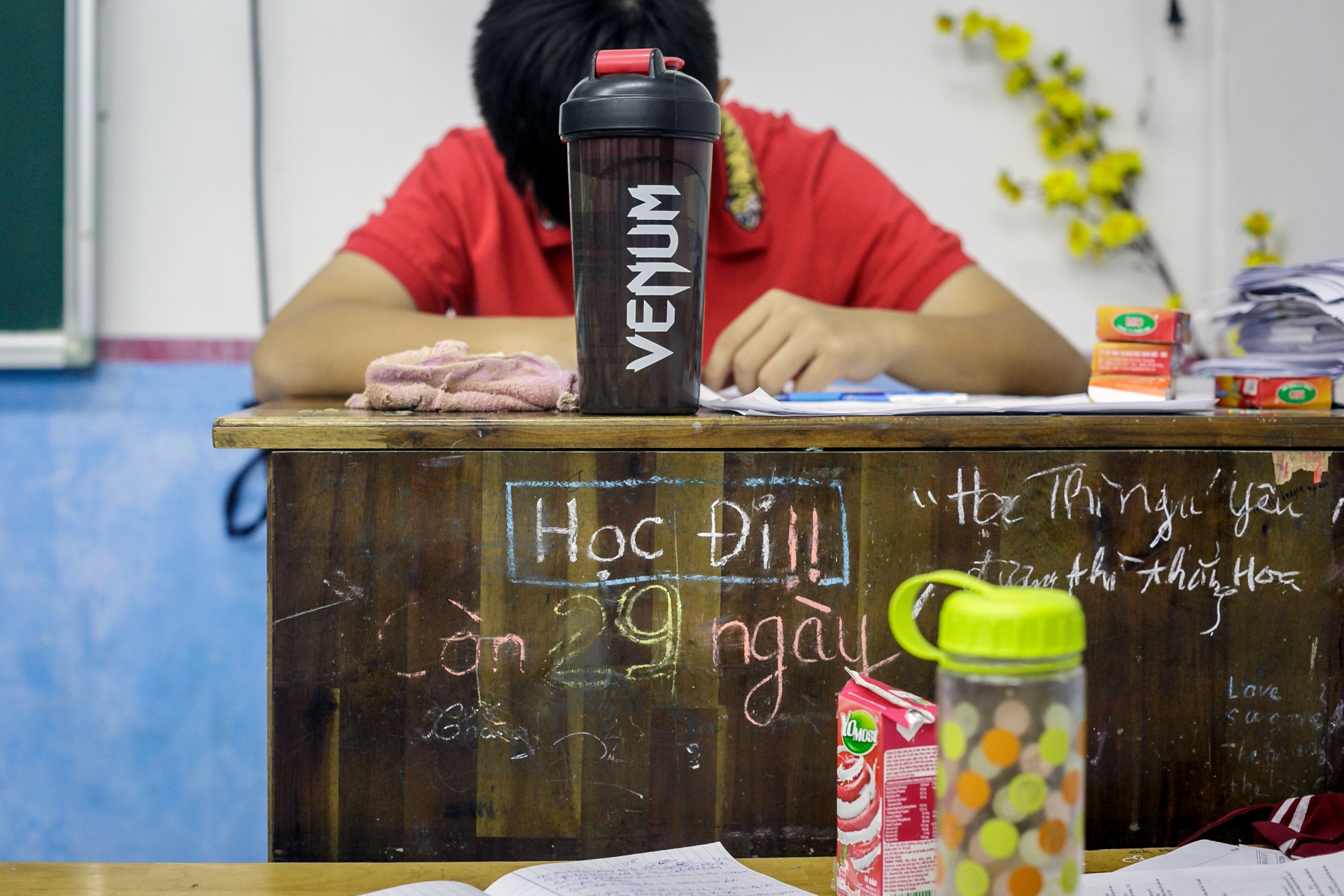 sĩ tử ráo riết ôn luyện cho kì thi THPT quốc gia ảnh 36 si tu rao riet on luyen cho ki thi THPT quoc gia anh 36