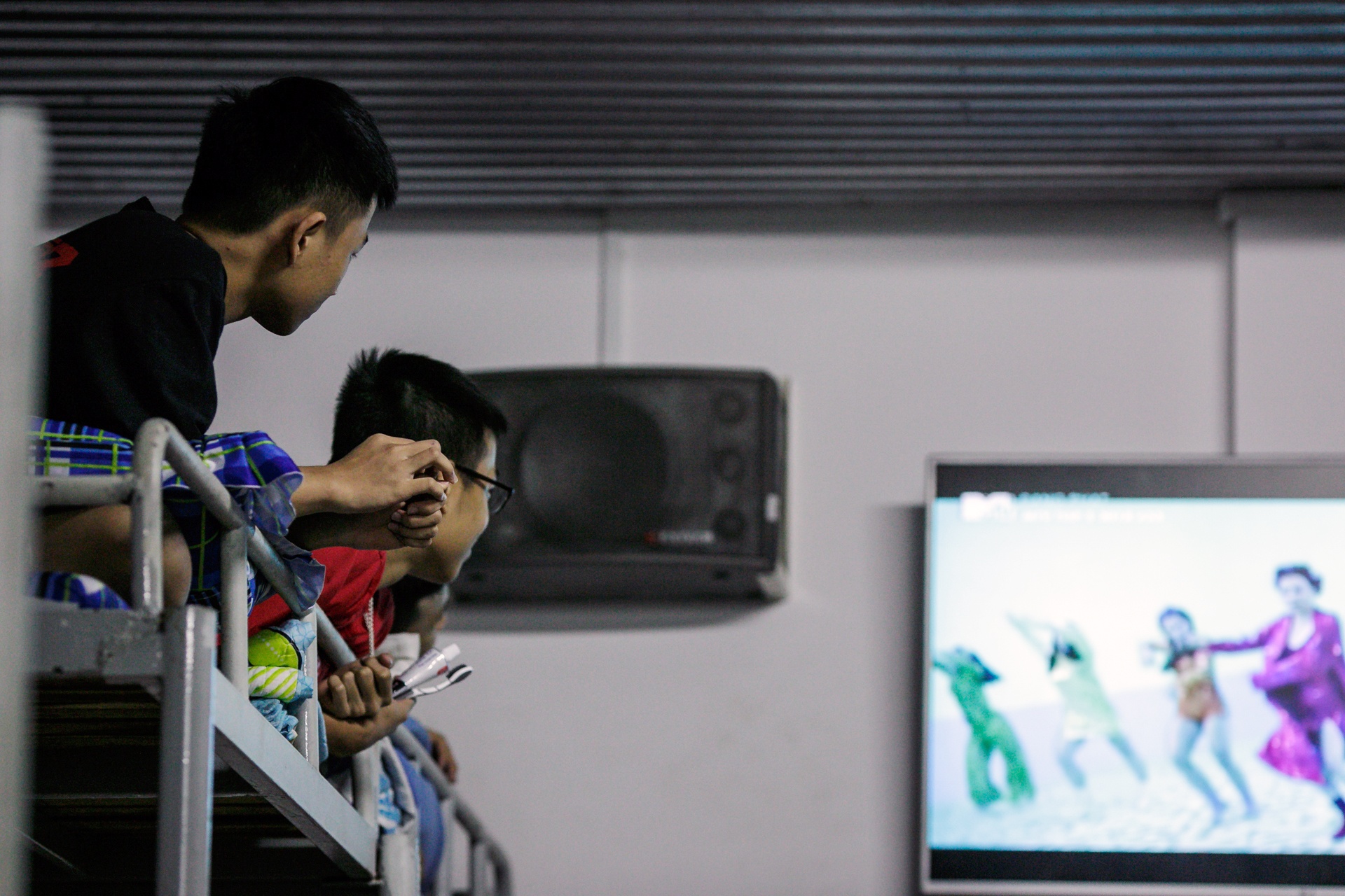 sĩ tử ráo riết ôn luyện cho kì thi THPT quốc gia ảnh 18 si tu rao riet on luyen cho ki thi THPT quoc gia anh 18