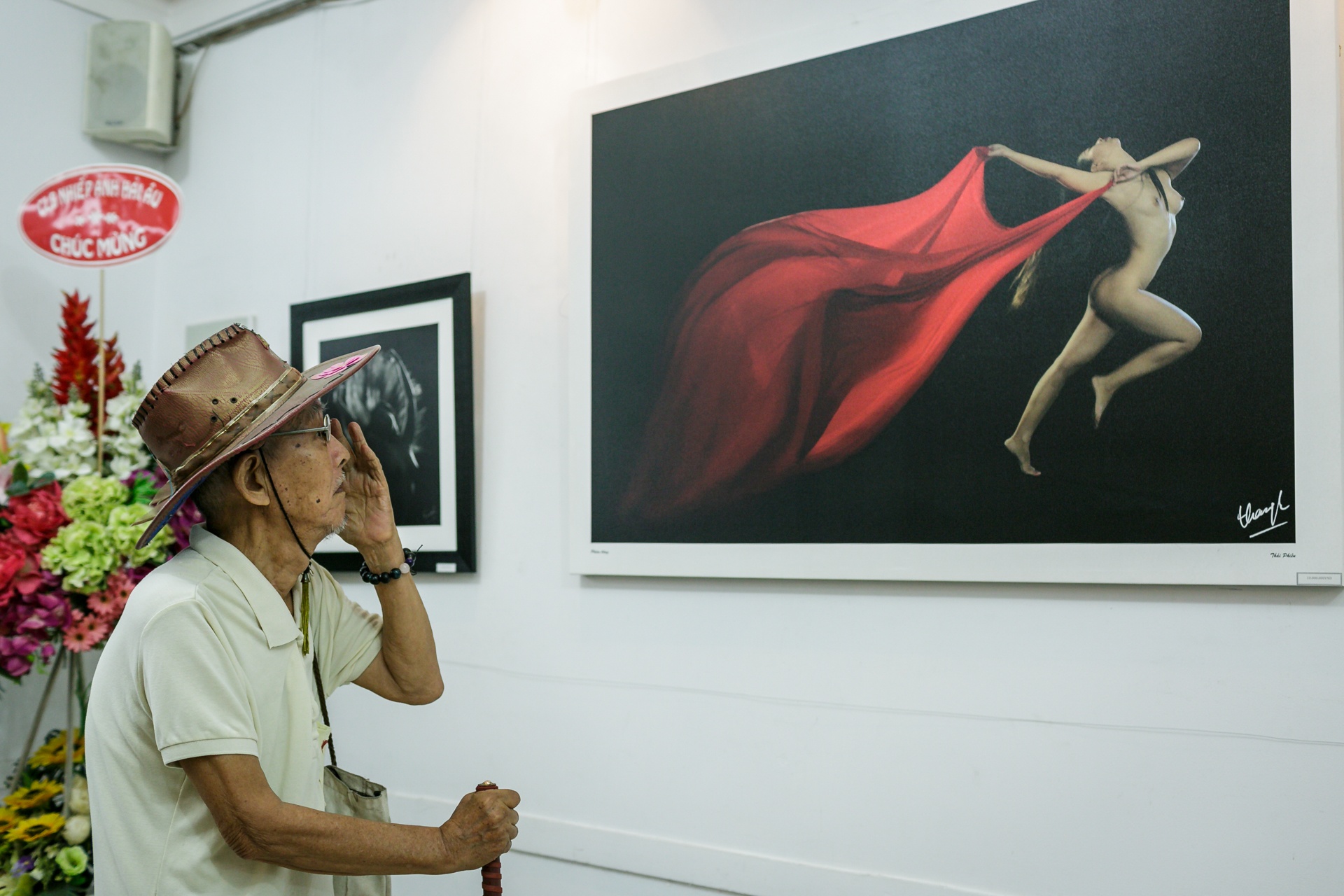 can canh trien lam nude dau tien cua Thai Phien o Sai Gon anh 14