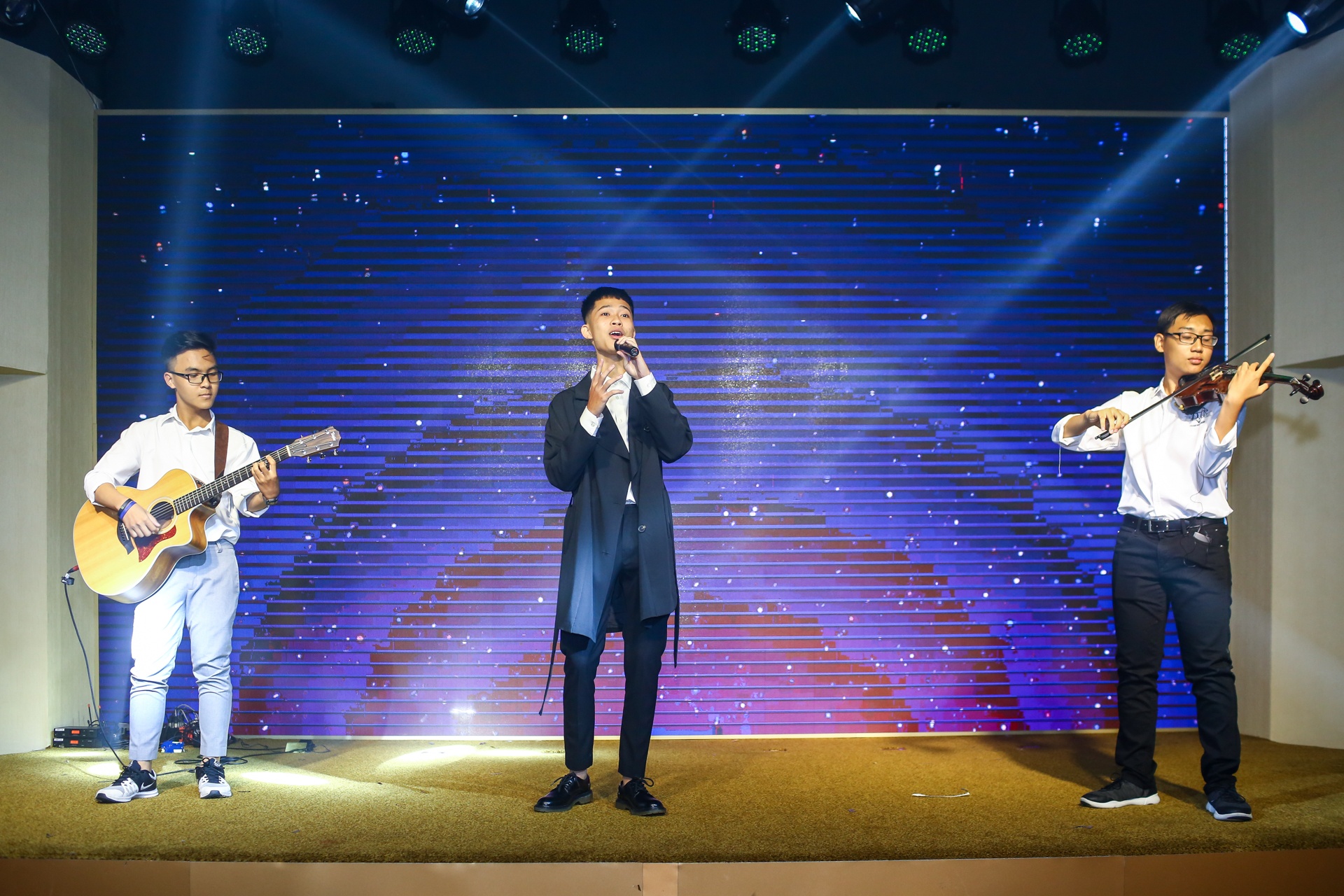 dem chia tay cua hoc sinh truong Trung Vuong anh 4