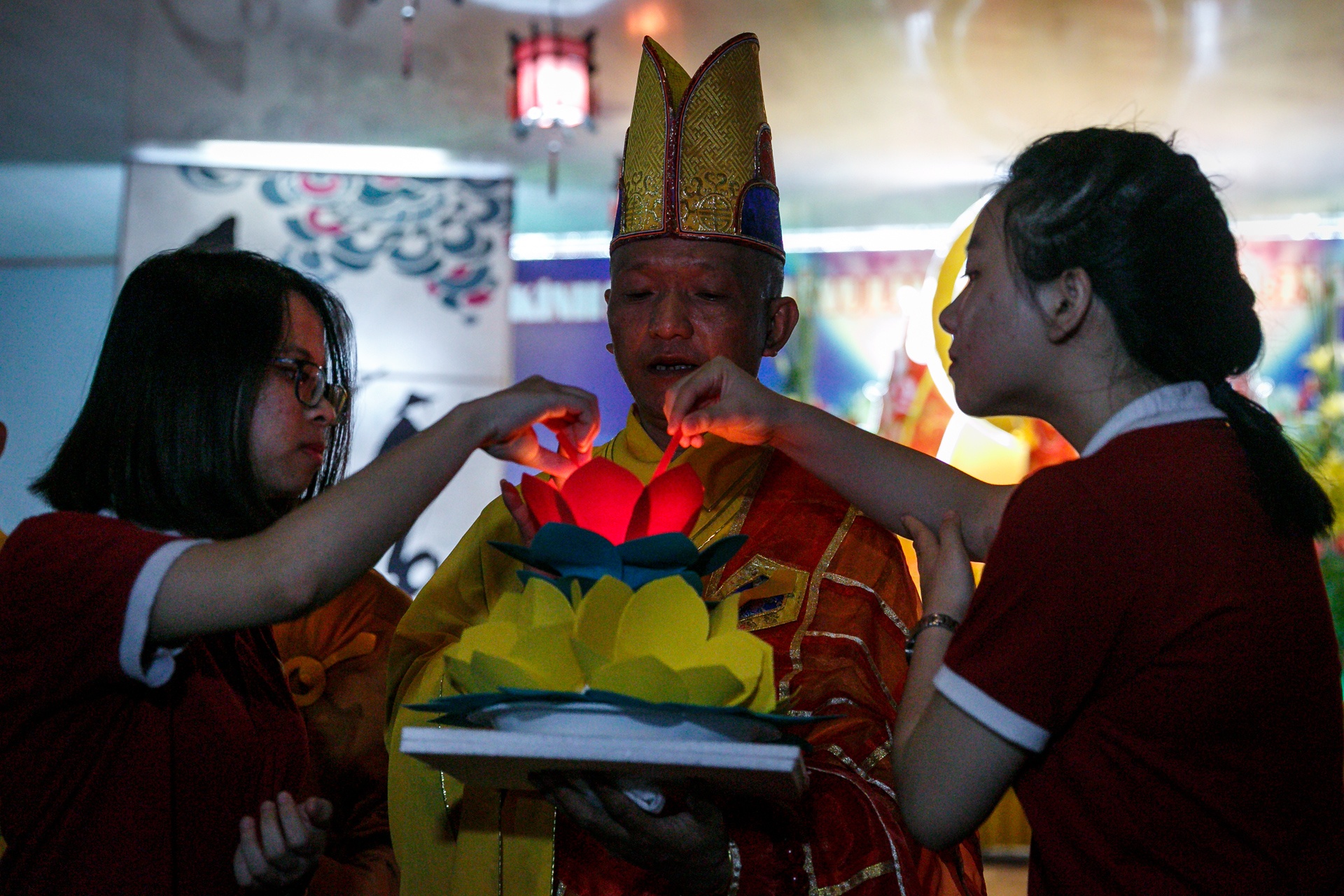 nguoi sai gon chen chan di tha hoa dang ngay le vu lan anh 6