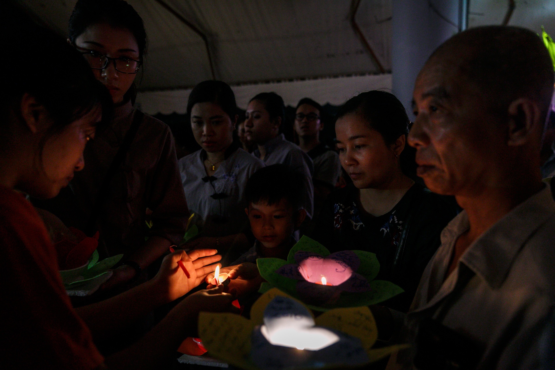 nguoi sai gon chen chan di tha hoa dang ngay le vu lan anh 7