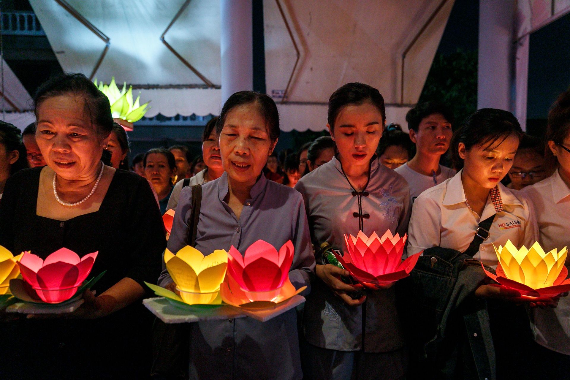 nguoi sai gon chen chan di tha hoa dang ngay le vu lan anh 9