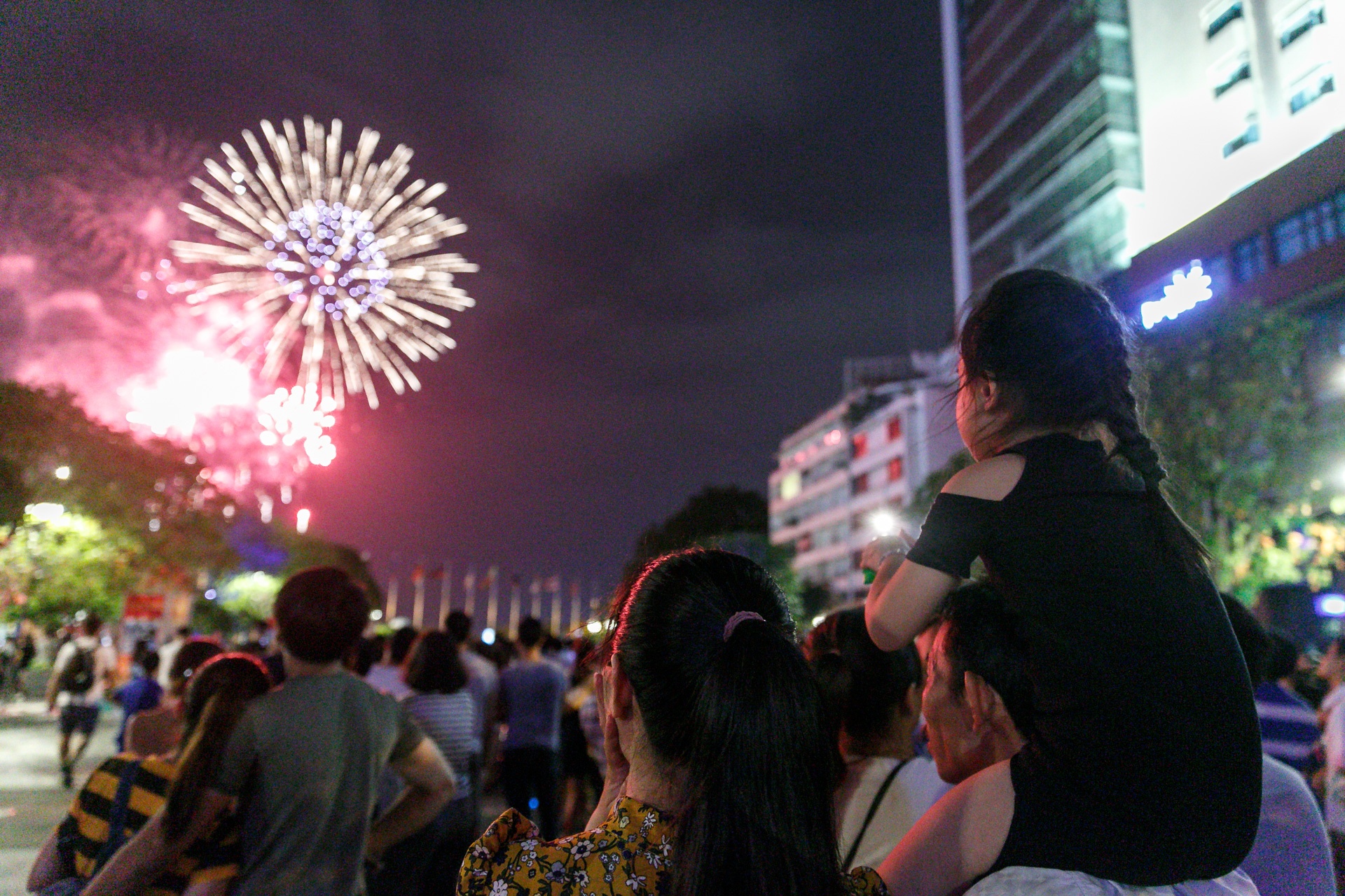 phao hoa ruc sang tren song Sai Gon ngay le quoc khanh anh 5