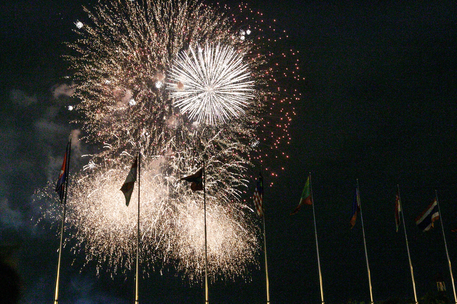 phao hoa ruc sang tren song Sai Gon ngay le quoc khanh anh 10