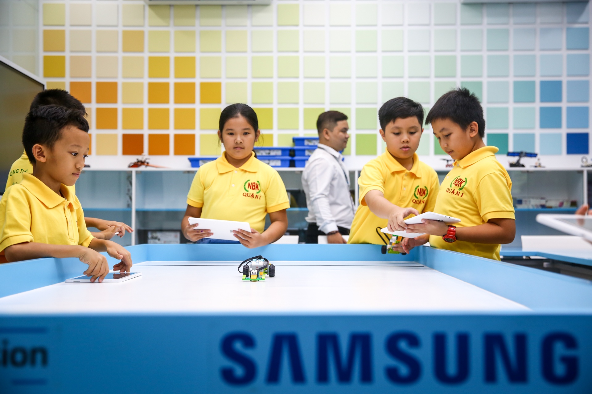 samsung va thu vien khoa hoc tong hop tp.hcm ra mat phong doc thieu nhi anh 5