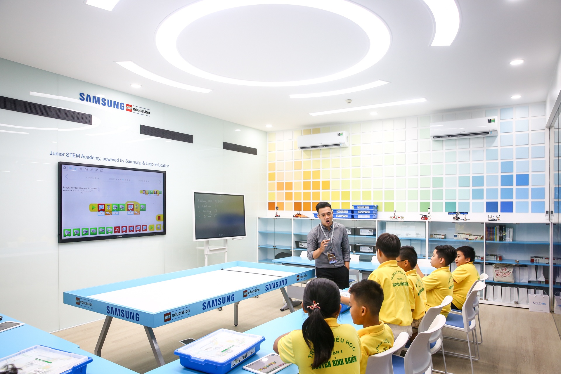 samsung va thu vien khoa hoc tong hop tp.hcm ra mat phong doc thieu nhi anh 4