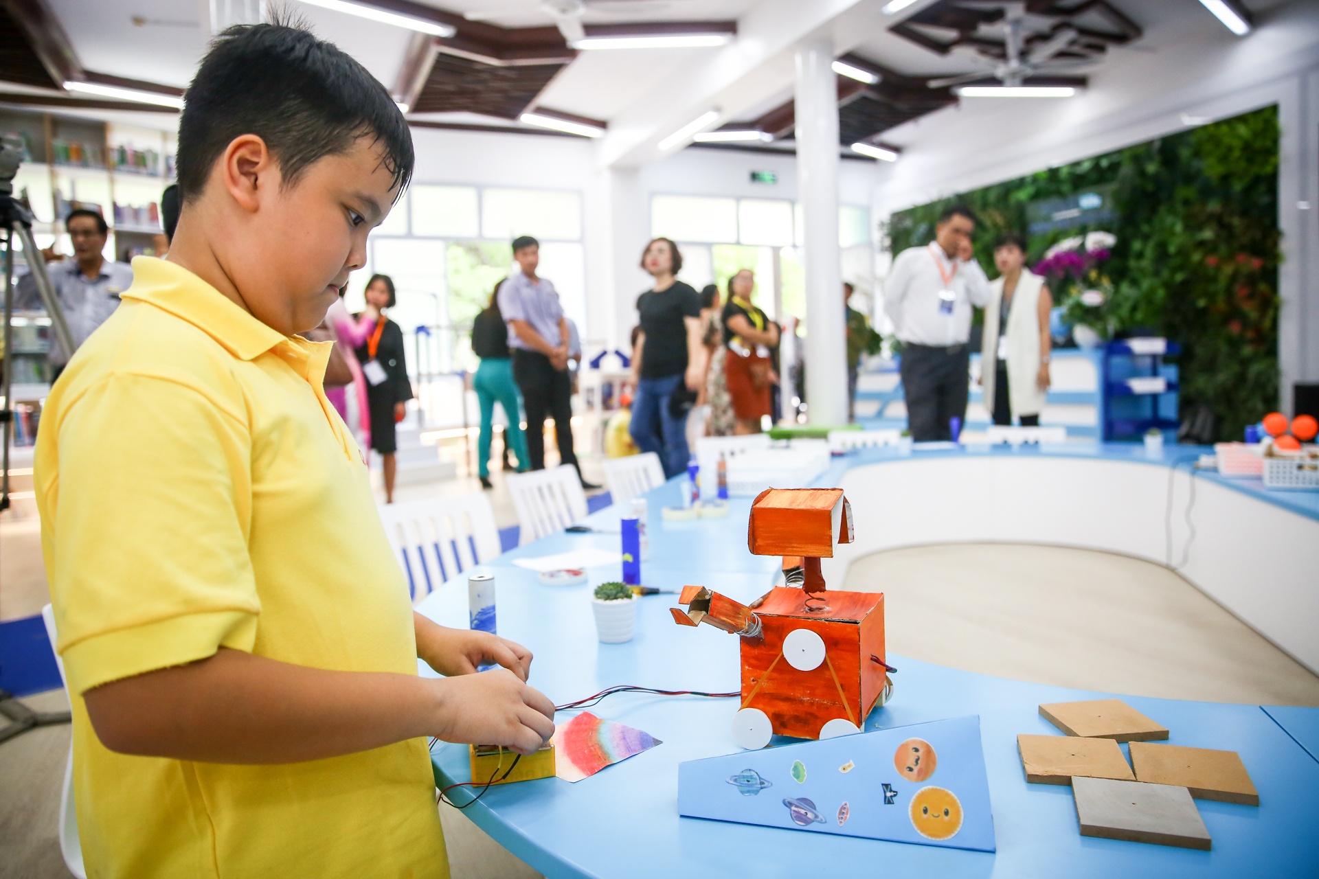 samsung va thu vien khoa hoc tong hop tp.hcm ra mat phong doc thieu nhi anh 7