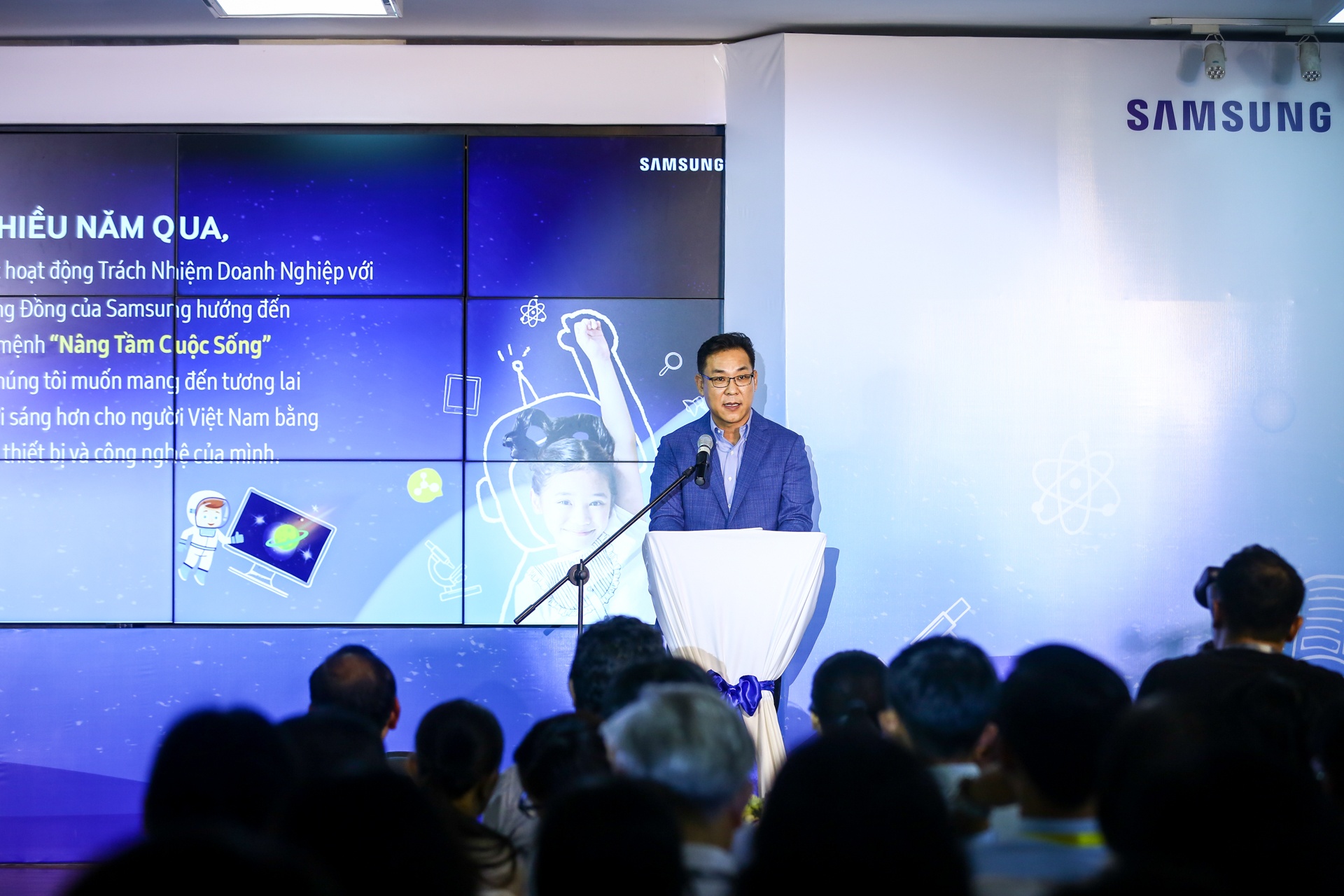 samsung va thu vien khoa hoc tong hop tp.hcm ra mat phong doc thieu nhi anh 9