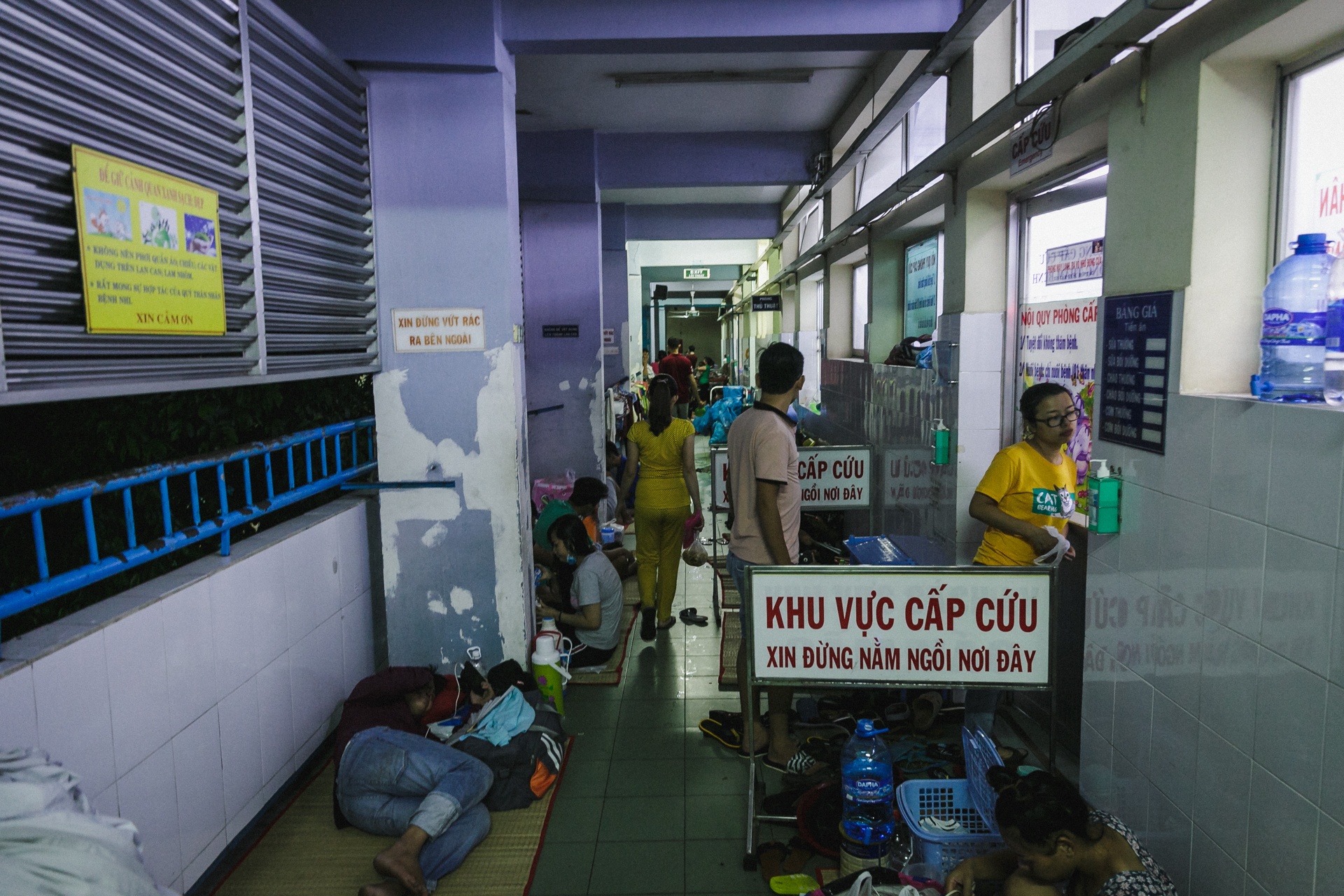 bệnh viện nhi Sài Gòn ‘vỡ trận’ vì dịch chồng dịch ảnh 32 benh vien nhi Sai Gon ‘vo tran’ vi dich chong dich anh 32