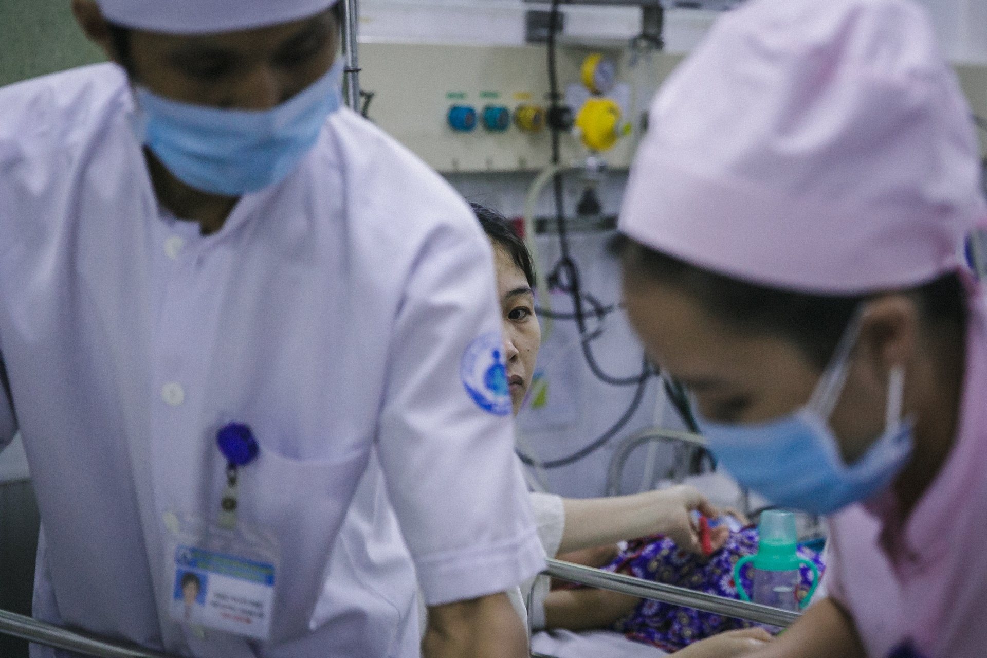 bệnh viện nhi Sài Gòn ‘vỡ trận’ vì dịch chồng dịch ảnh 18 benh vien nhi Sai Gon ‘vo tran’ vi dich chong dich anh 18