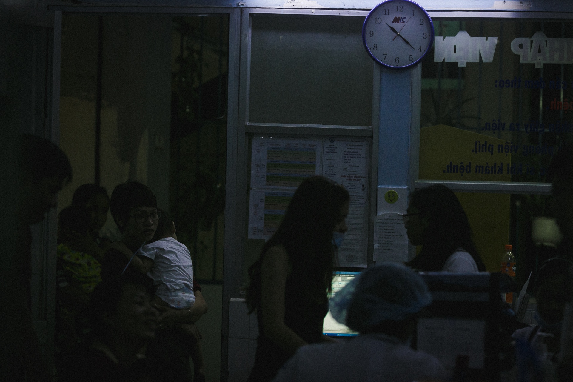 bệnh viện nhi Sài Gòn ‘vỡ trận’ vì dịch chồng dịch ảnh 14 benh vien nhi Sai Gon ‘vo tran’ vi dich chong dich anh 14