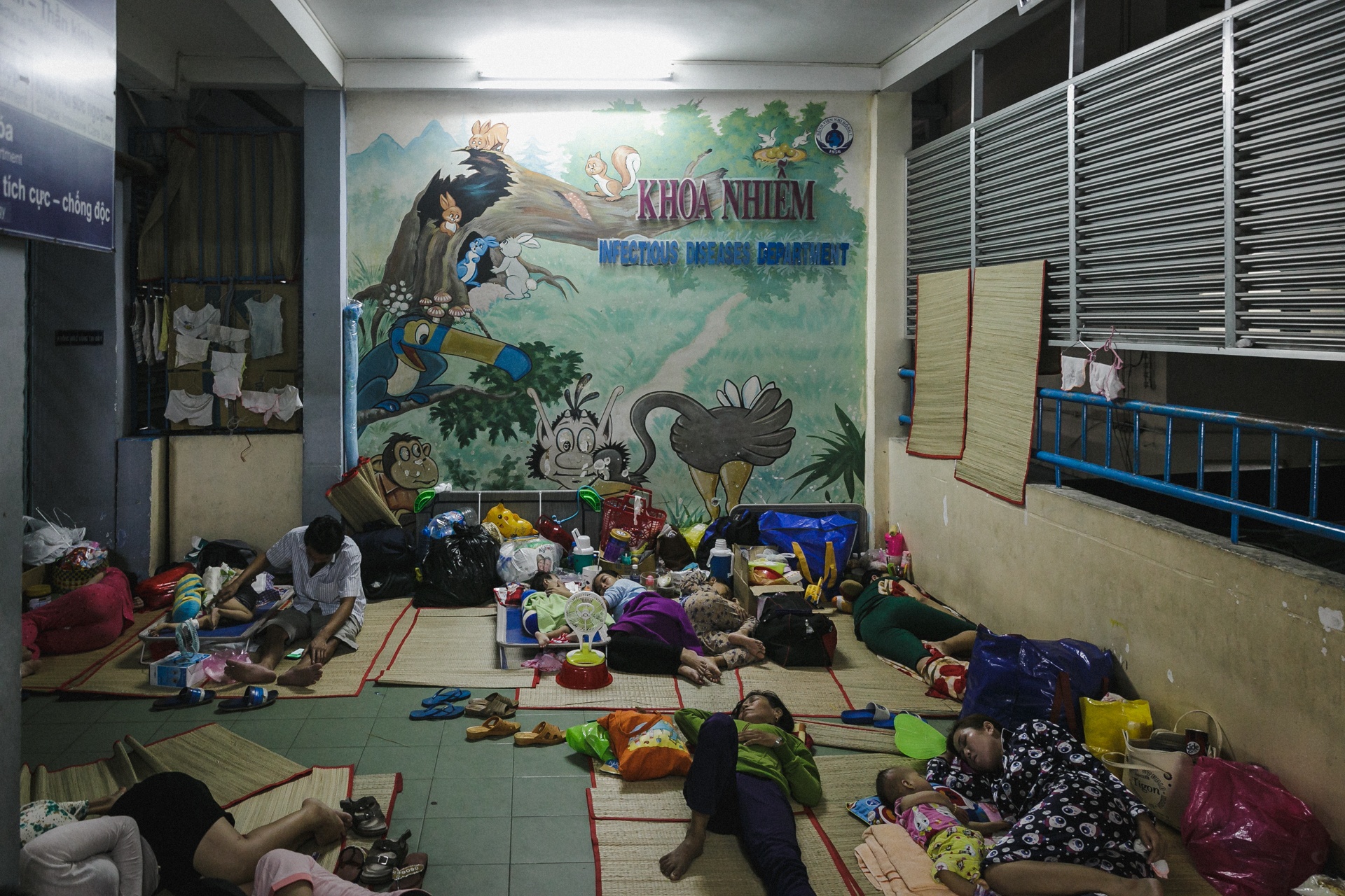 bệnh viện nhi Sài Gòn ‘vỡ trận’ vì dịch chồng dịch ảnh 38 benh vien nhi Sai Gon ‘vo tran’ vi dich chong dich anh 38