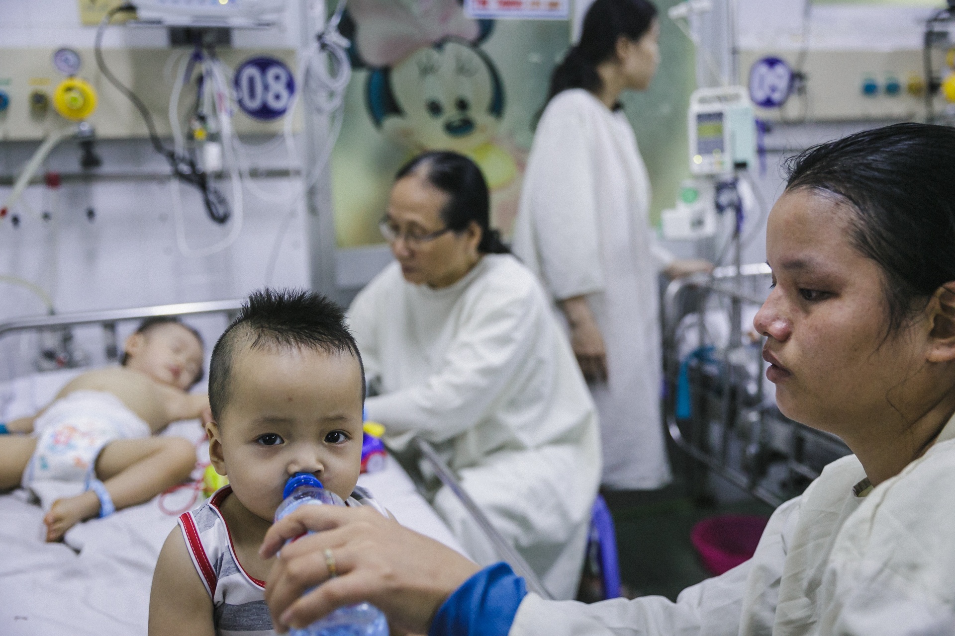 bệnh viện nhi Sài Gòn ‘vỡ trận’ vì dịch chồng dịch ảnh 2 benh vien nhi Sai Gon ‘vo tran’ vi dich chong dich anh 2