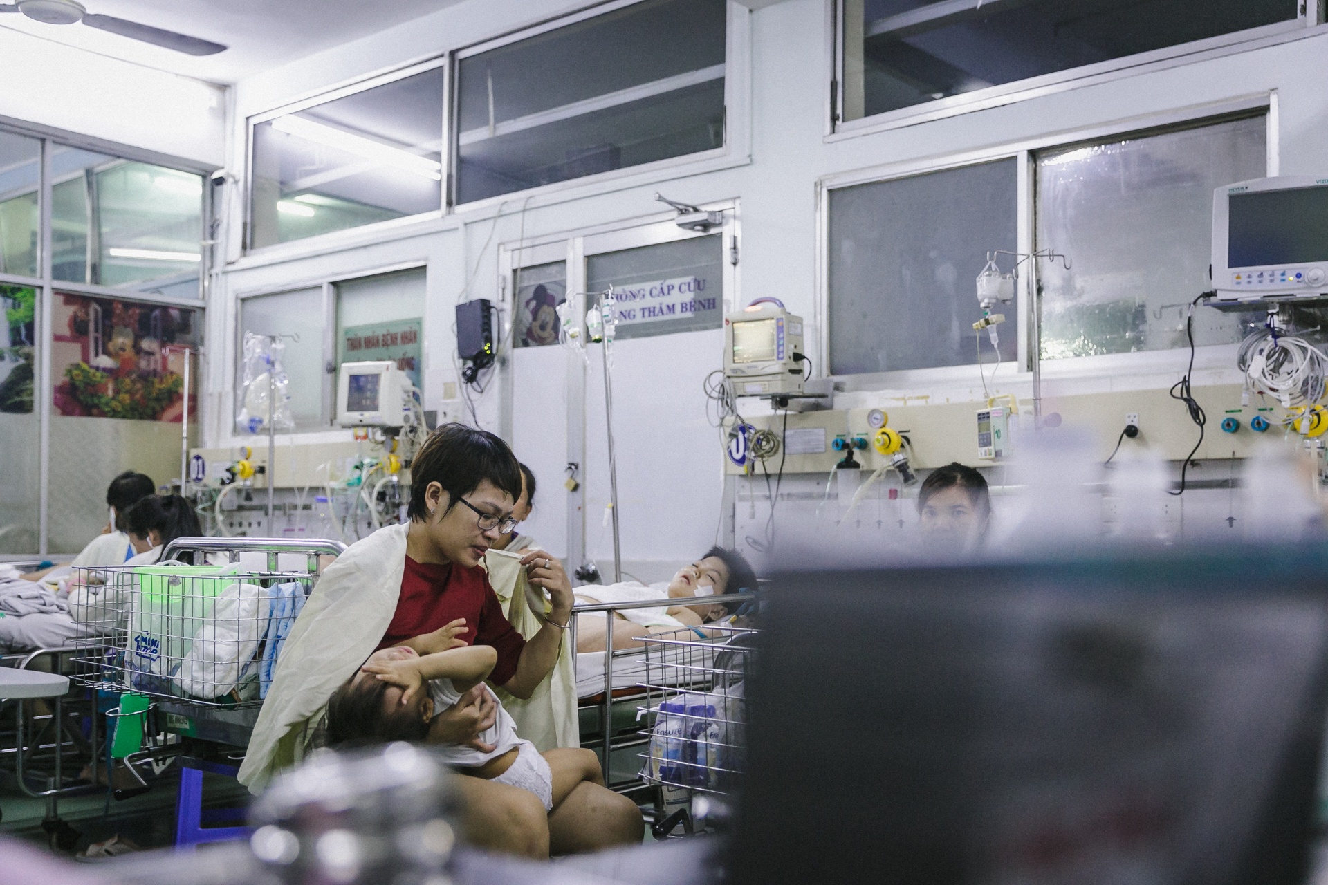 bệnh viện nhi Sài Gòn ‘vỡ trận’ vì dịch chồng dịch ảnh 3 benh vien nhi Sai Gon ‘vo tran’ vi dich chong dich anh 3