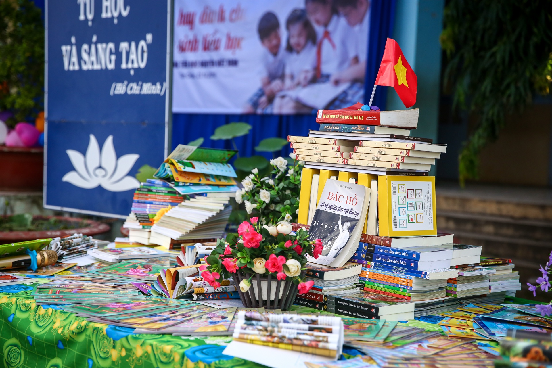 du an mang sach hay den voi hoc sinh tieu hoc cua 4 co giao day van anh 3