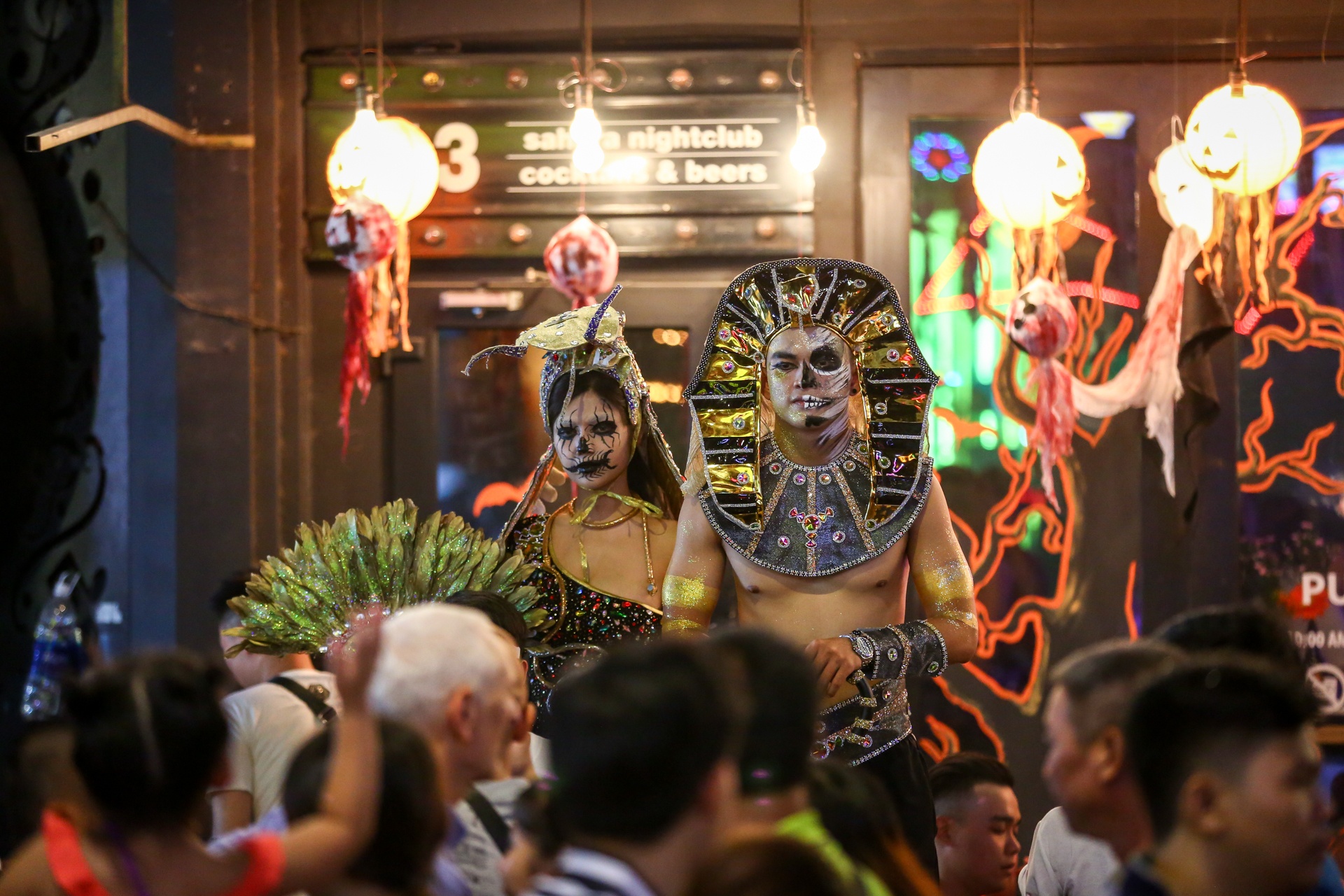 ma quy ken cung pho tay bui vien ngay Halloween anh 4