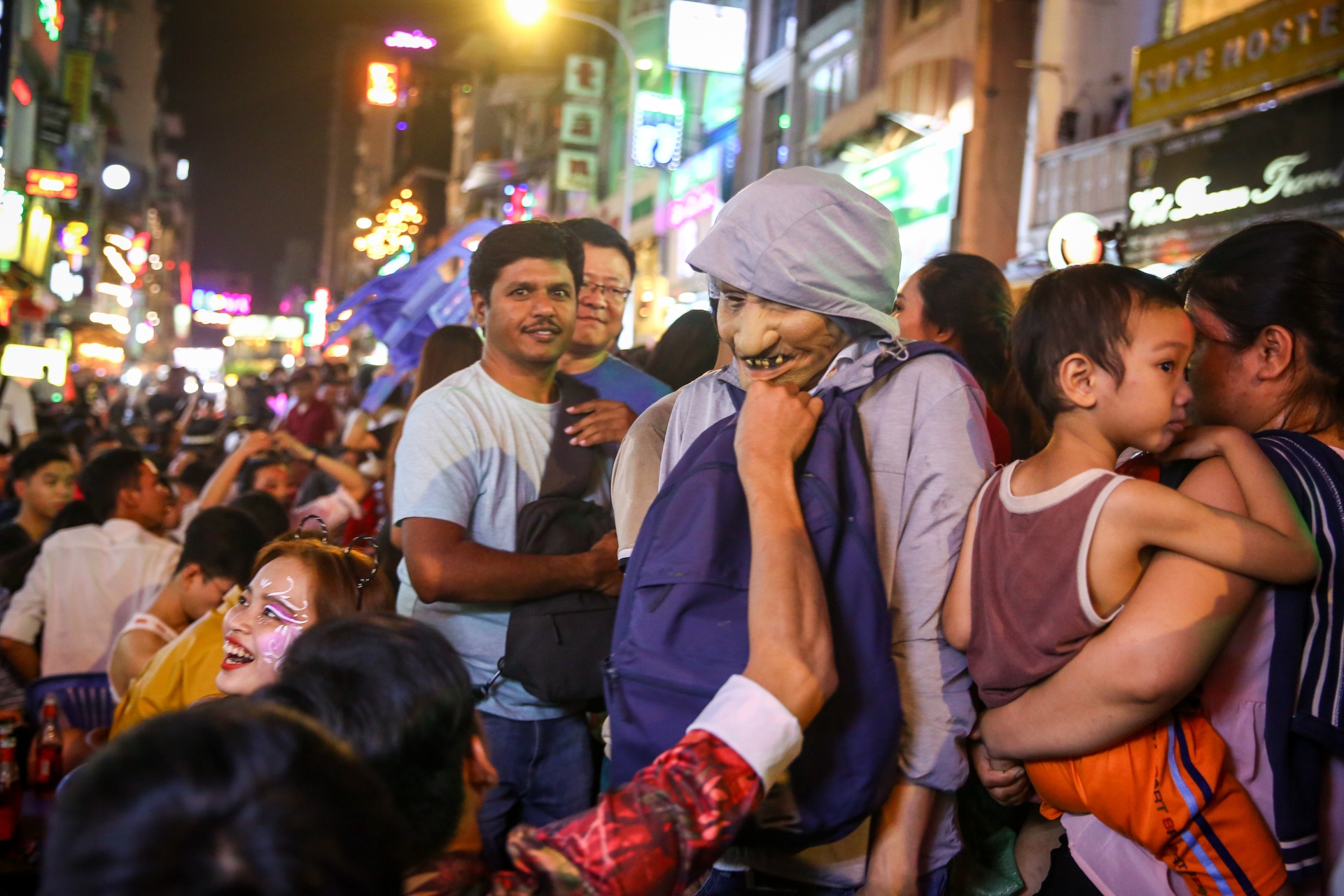 ma quy ken cung pho tay bui vien ngay Halloween anh 5