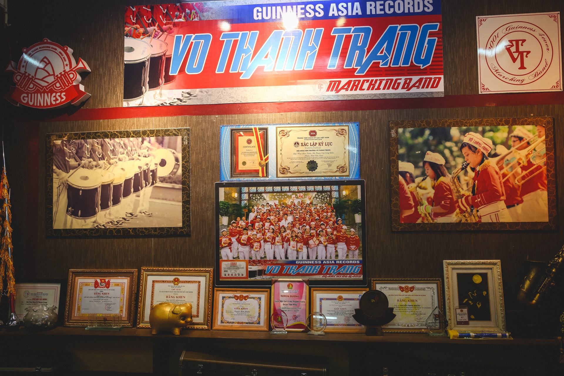 thầy giáo địa lý và đội kèn tí hon  ảnh 3 thay giao dia ly va doi ken ti hon anh 3