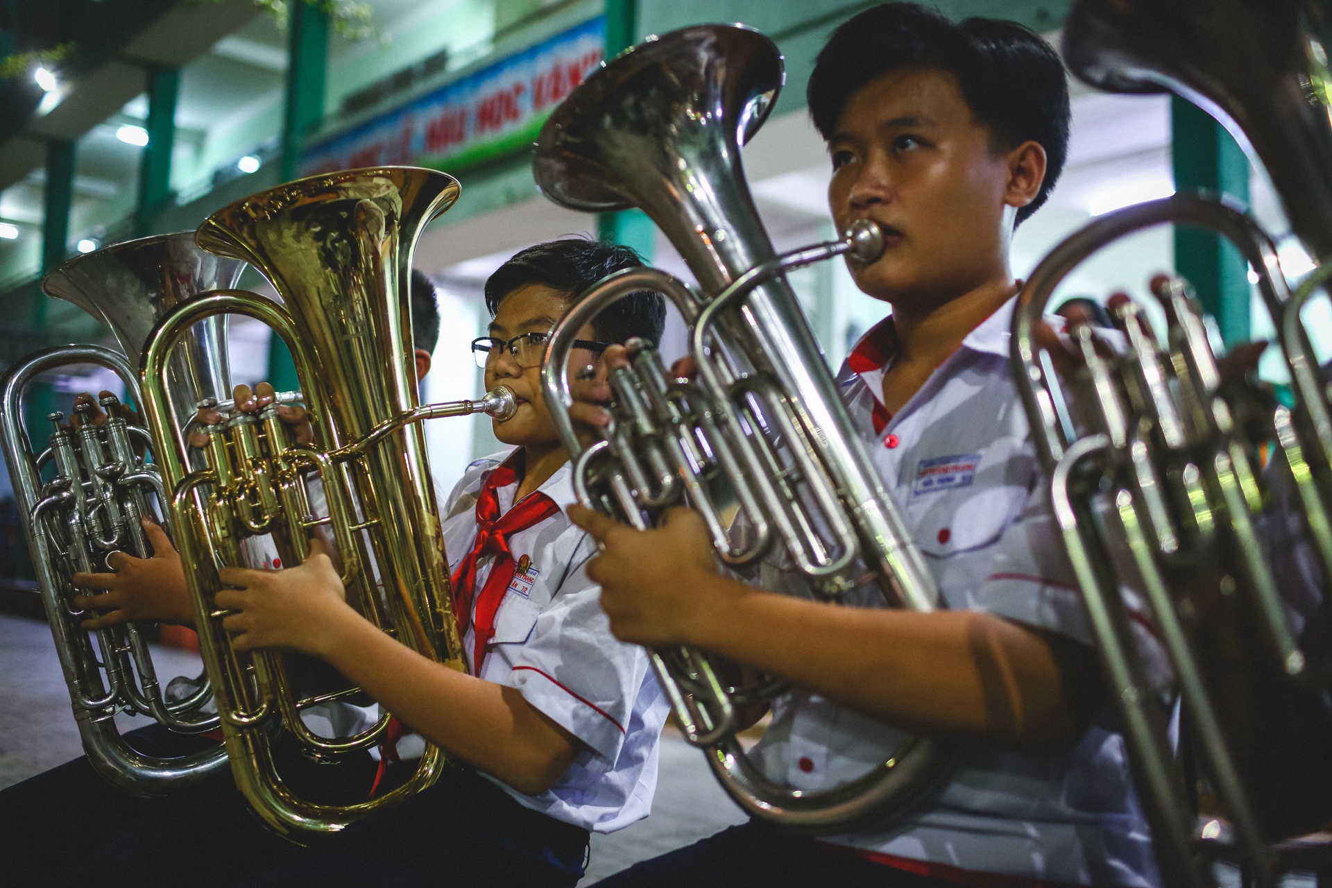 thầy giáo địa lý và đội kèn tí hon  ảnh 12 thay giao dia ly va doi ken ti hon anh 12