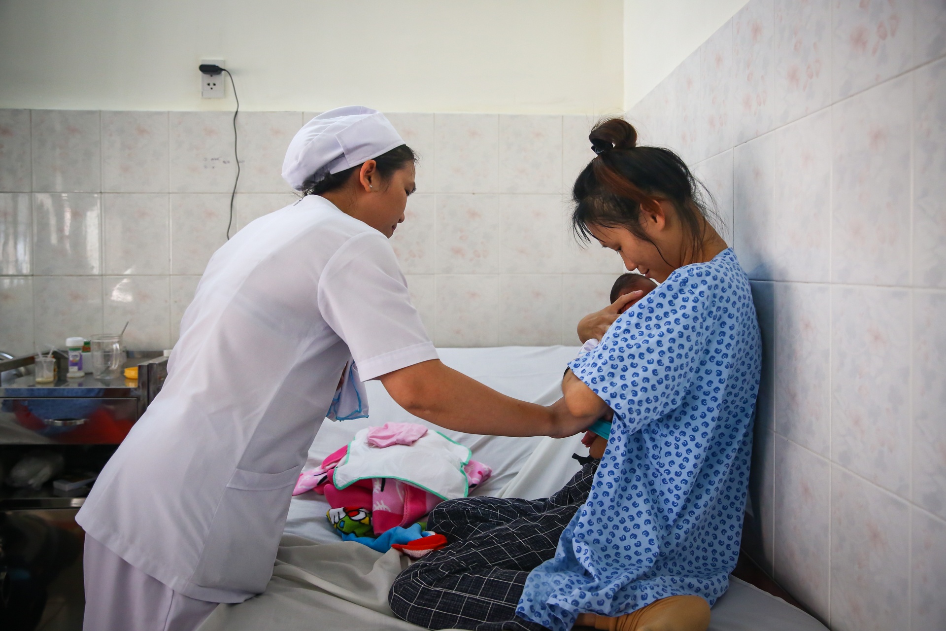 nhung em be kangaroo trong chiec tui cua me anh 14