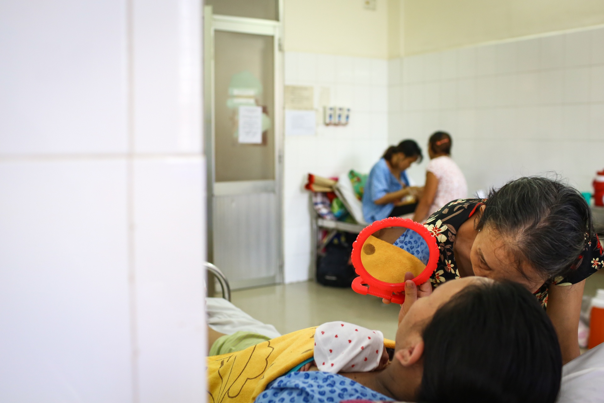 nhung em be kangaroo trong chiec tui cua me anh 26